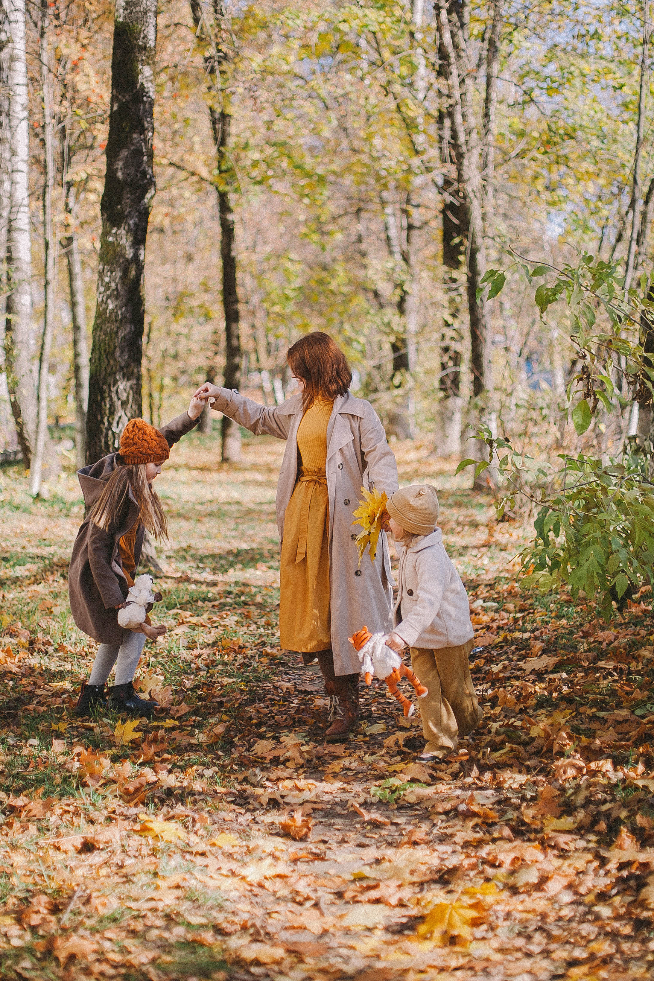 Осенняя прогулка. Свадьбы в формате прогулки, индивидуальные и семейные съёмки