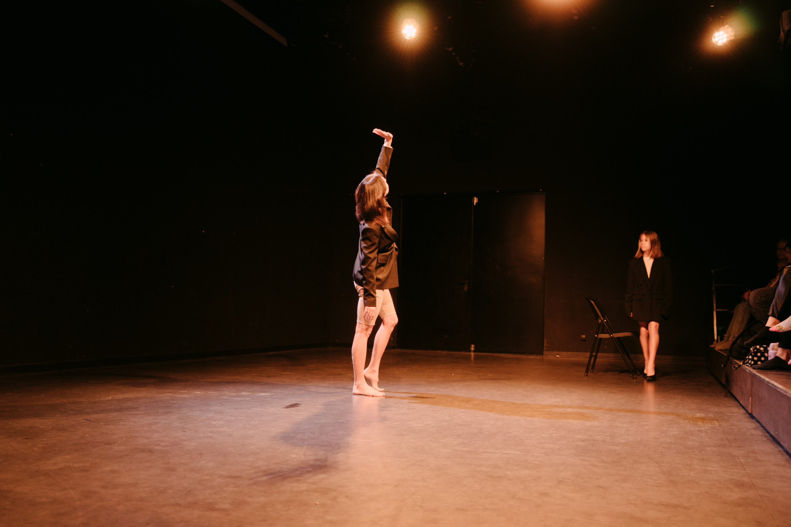 Дети танцуют // моң. Главная