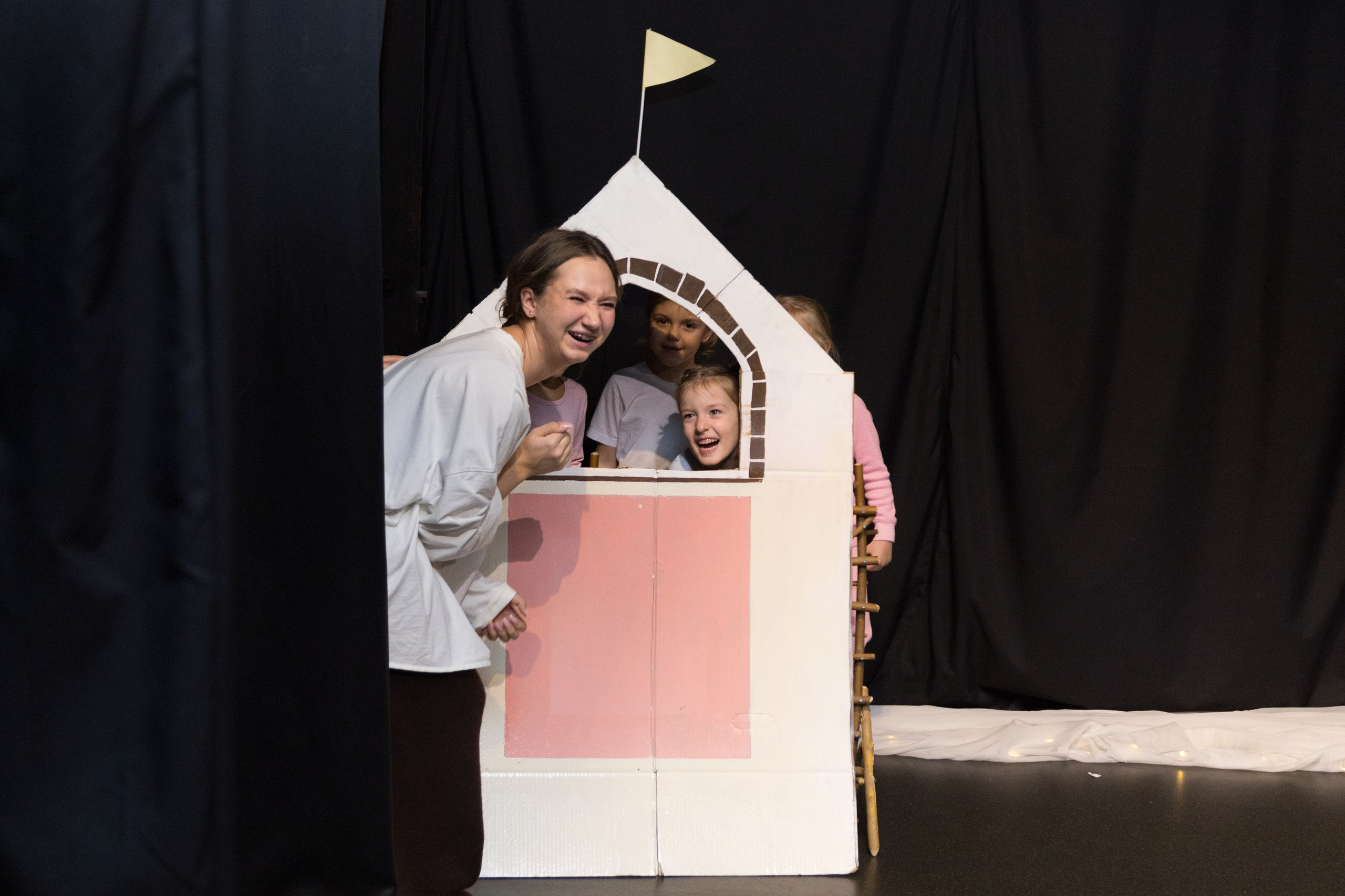 Отчетный танцевальный концерт детей 2-7 лет. Детский и контент фотограф Надя Волкова Санкт-Петербург