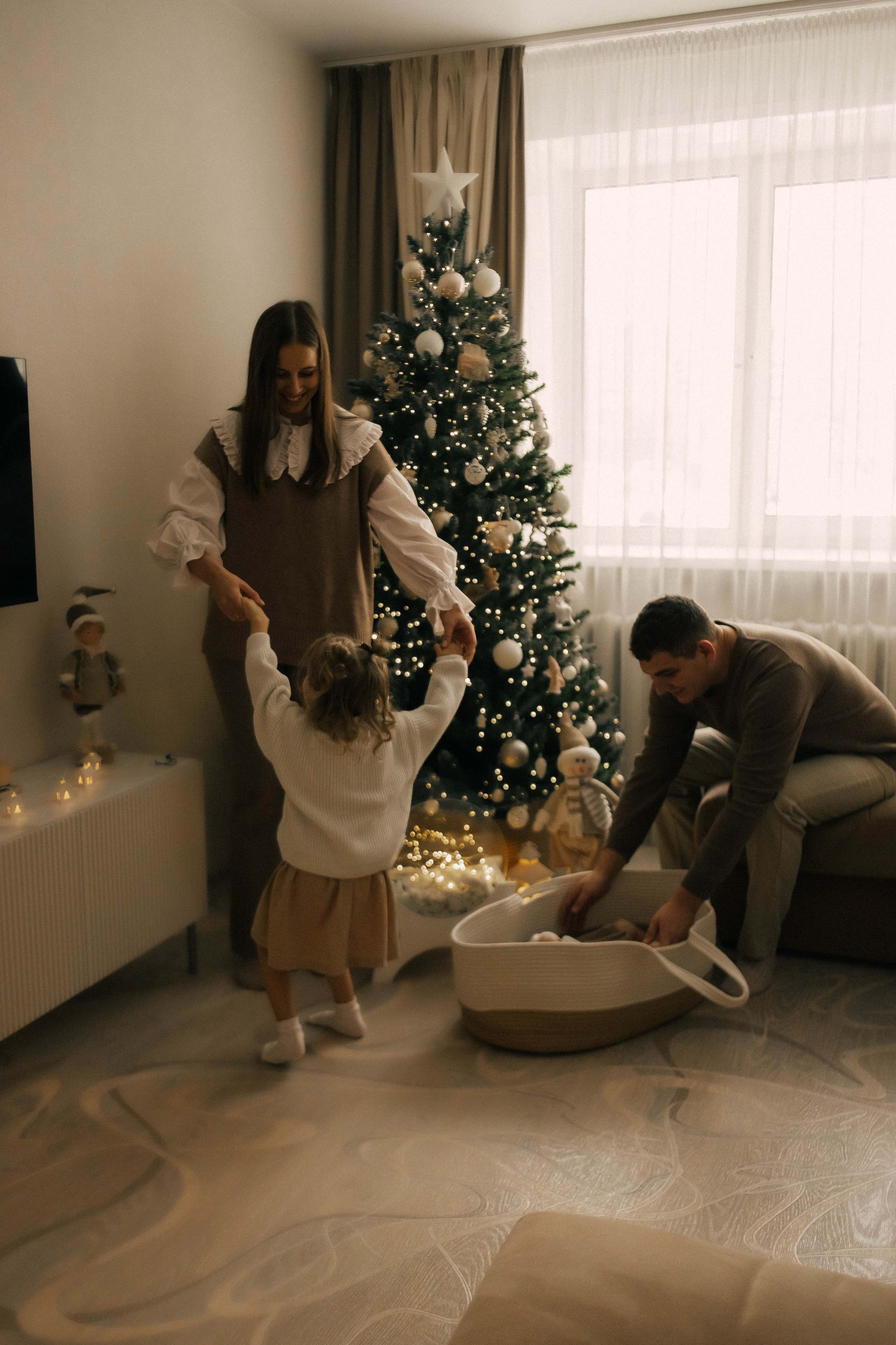 Анастасия, Андрей, Ариша и Анюта. Главная