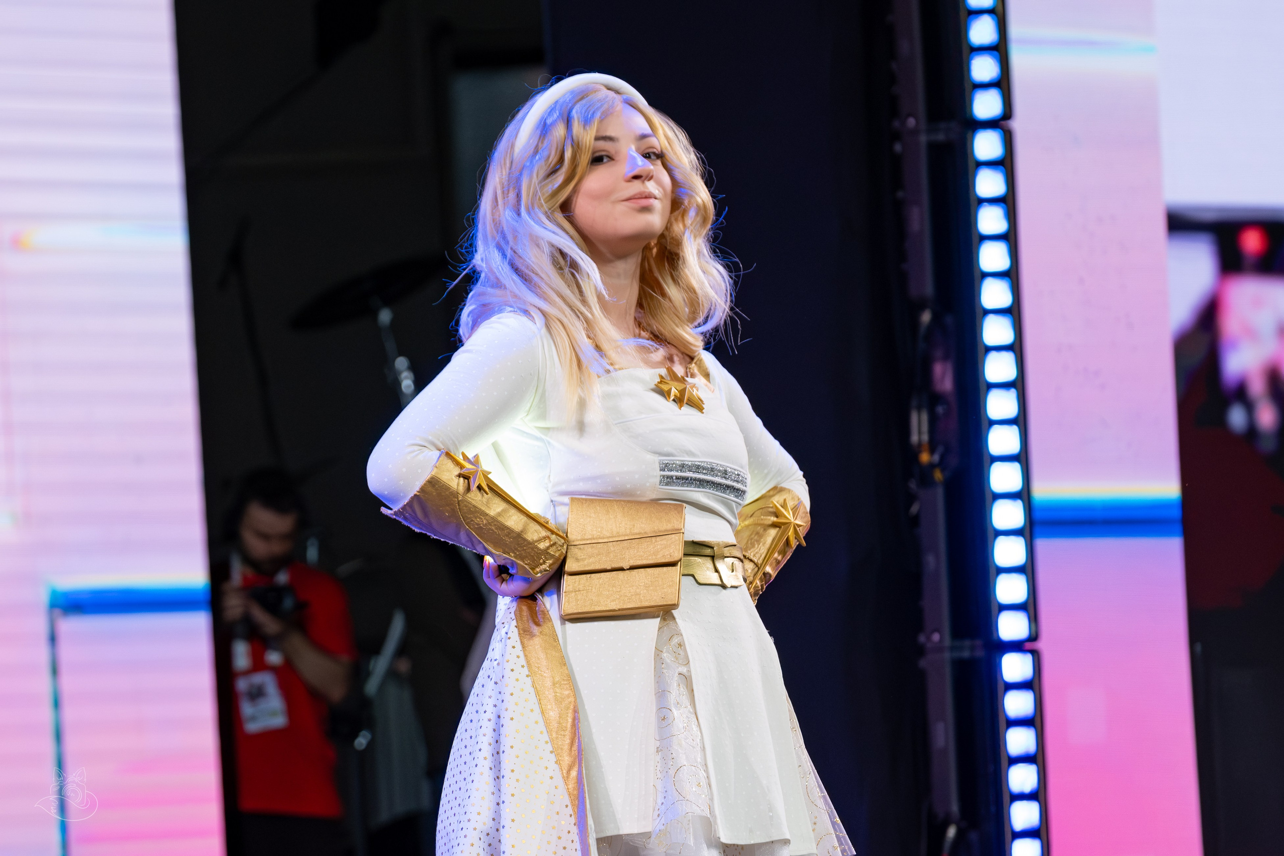 Сцена РЭД ЭКСПО 2024. Косплей фотограф