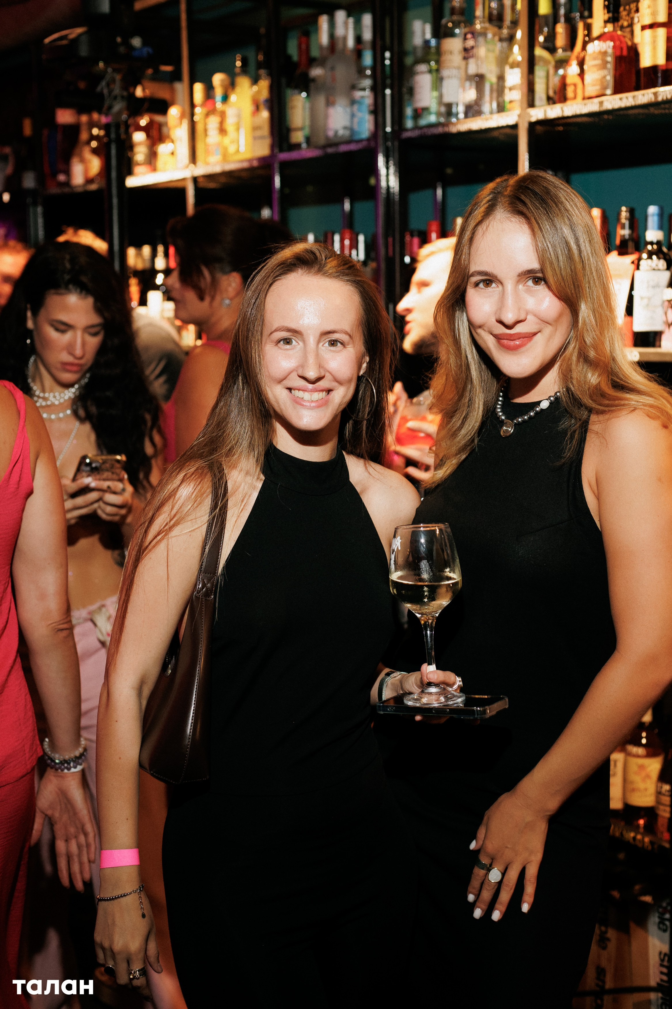 ВИНОТЕКА [бар+магаз] — BIRTHDAY PARTY. СВОИ. ФОТООТЧЕТЫ-СОБЫТИЯ-МЕСТА