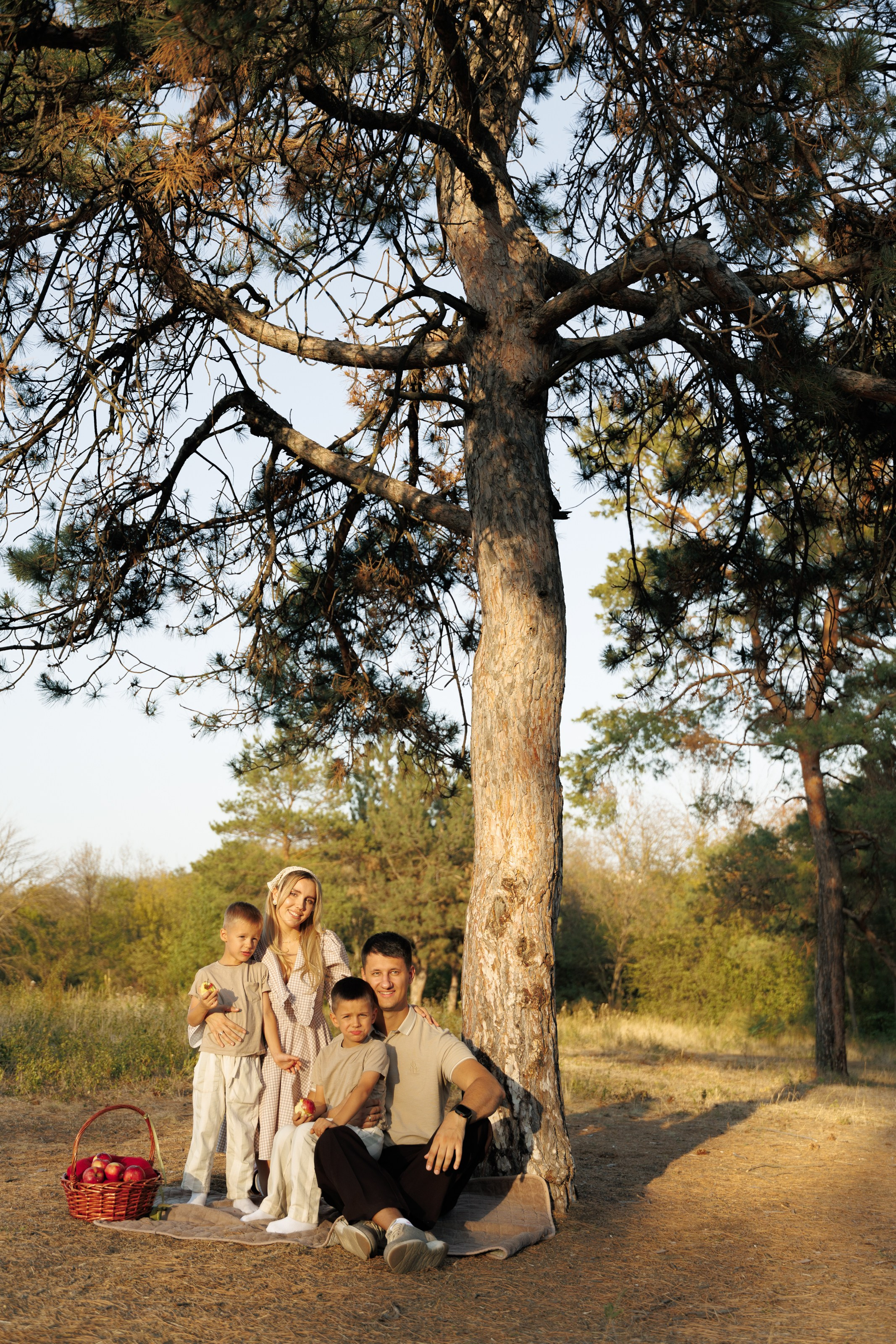 Дмитрий, Евгения, Мотя и Тима. Свадебный фотограф в Ростове — на — Дону Александра Пивоварова