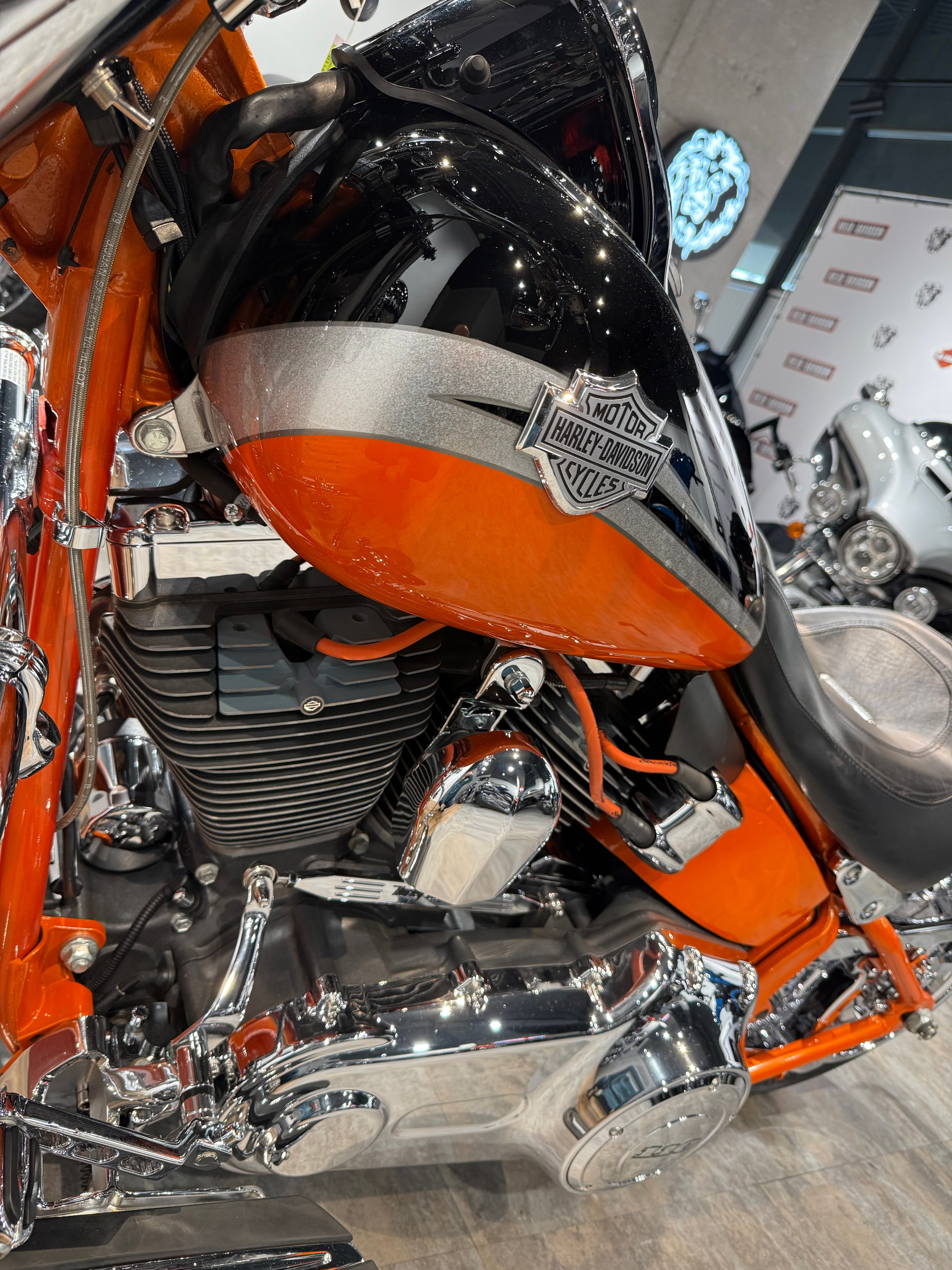 2010 CVO Inferno Orange. Hello Davidson, Москва. Только хорошие мотоциклы…