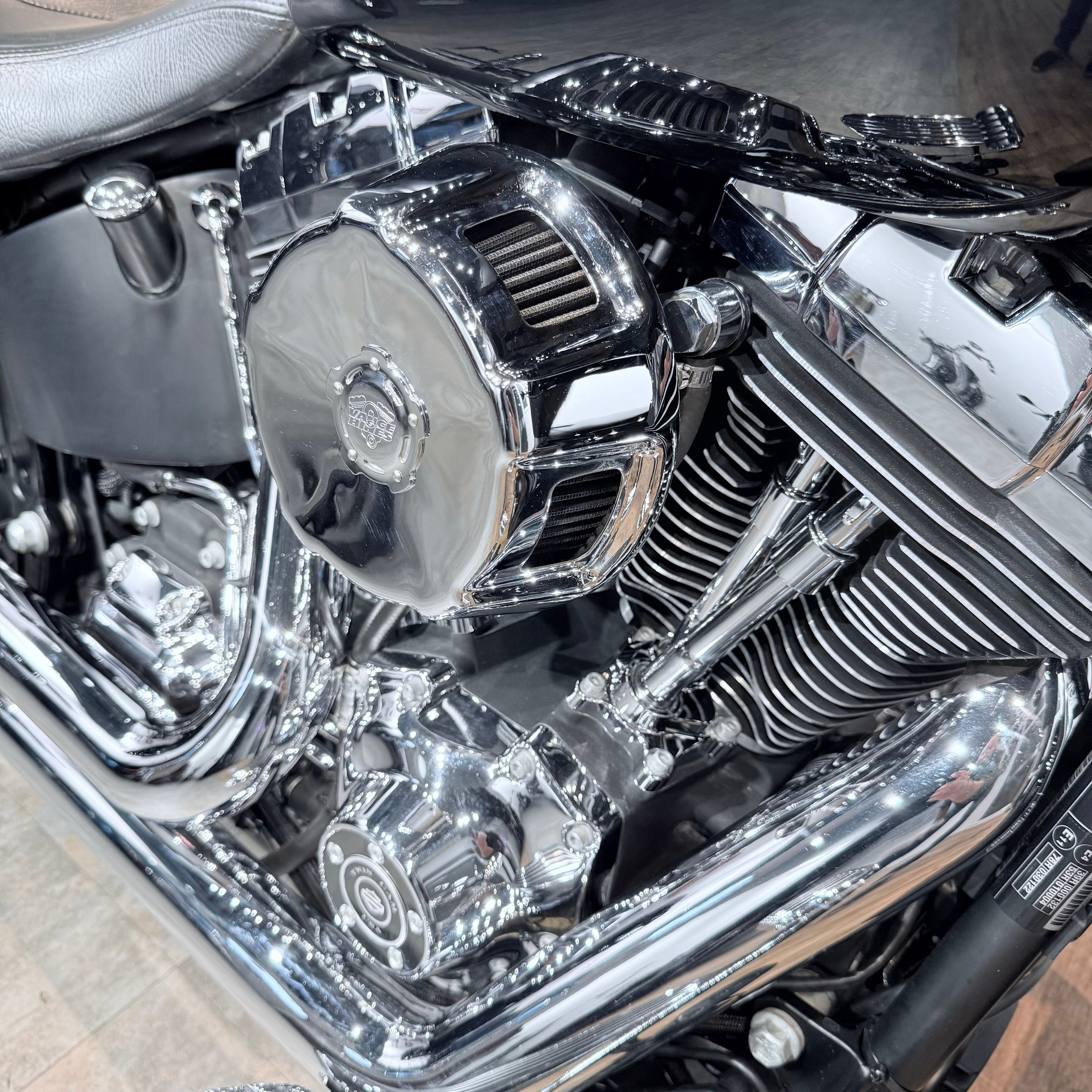2011 Fat Boy АВS Vivd Вlаck Vanсе & Hinеs. Hello Davidson, Москва. Только хорошие мотоциклы…
