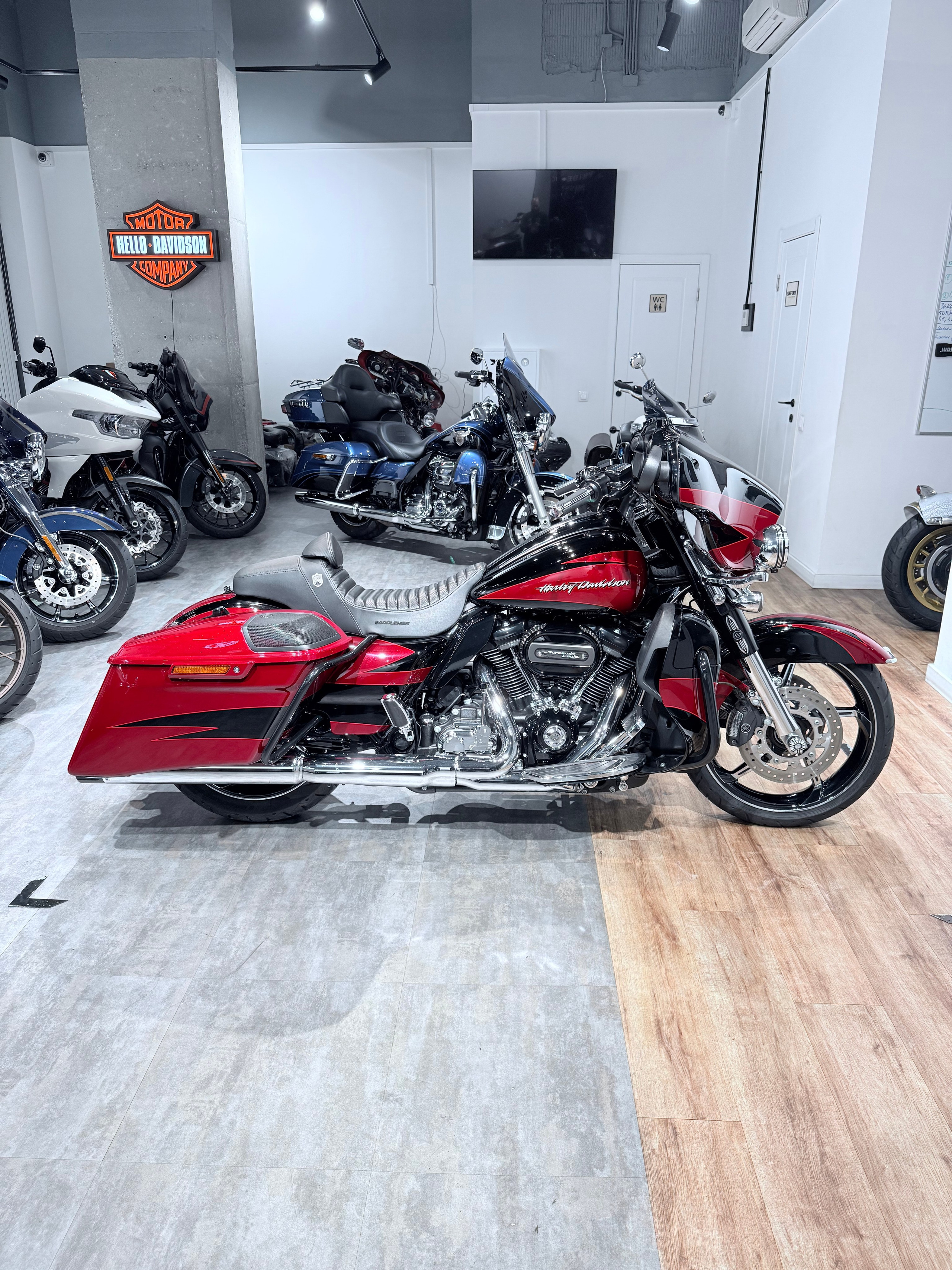 114 CVO Street Glide Special. Hello Davidson, Москва. Только хорошие мотоциклы…