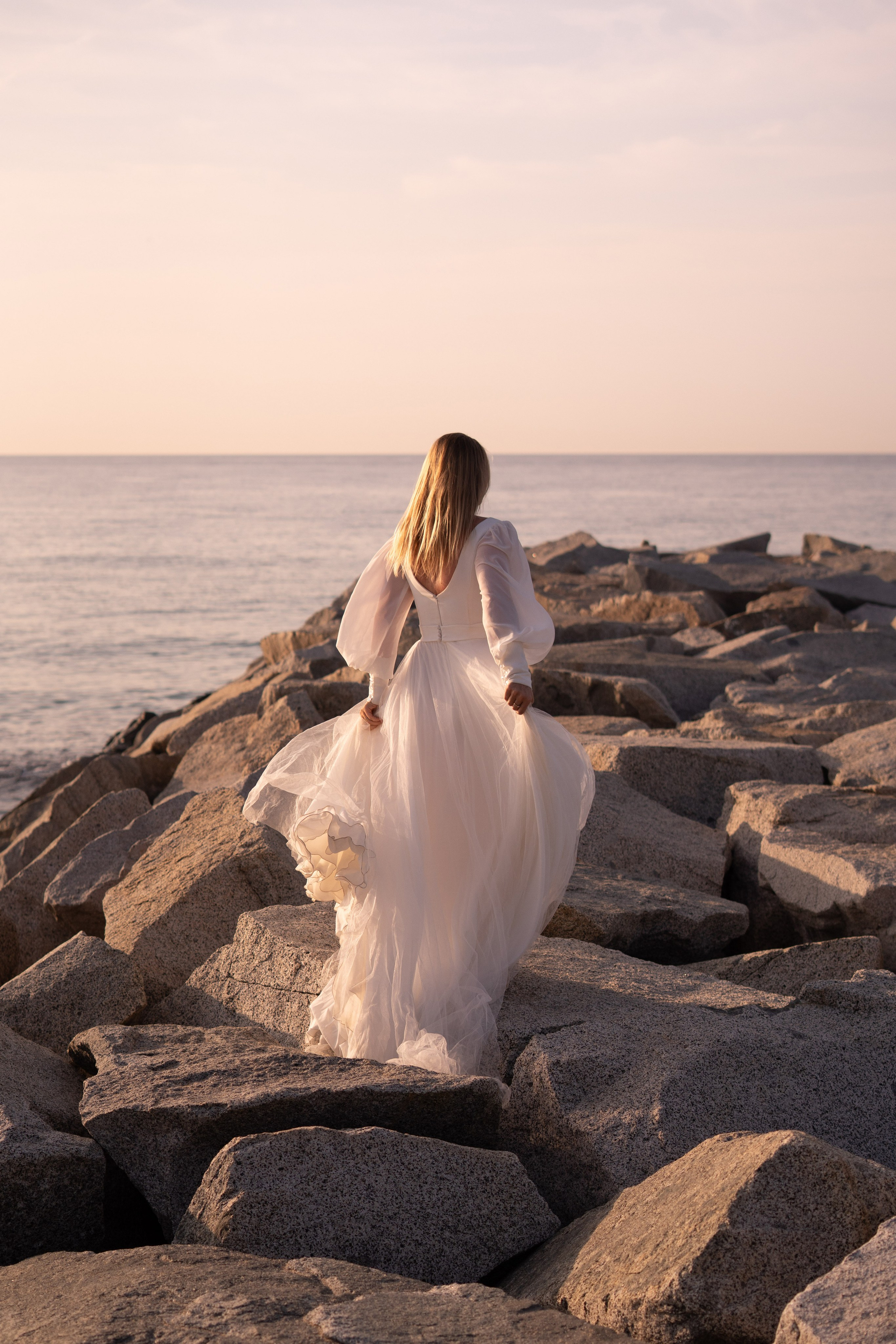 Masha and Timur. Wedding Photographer in Barcelona and Medellin