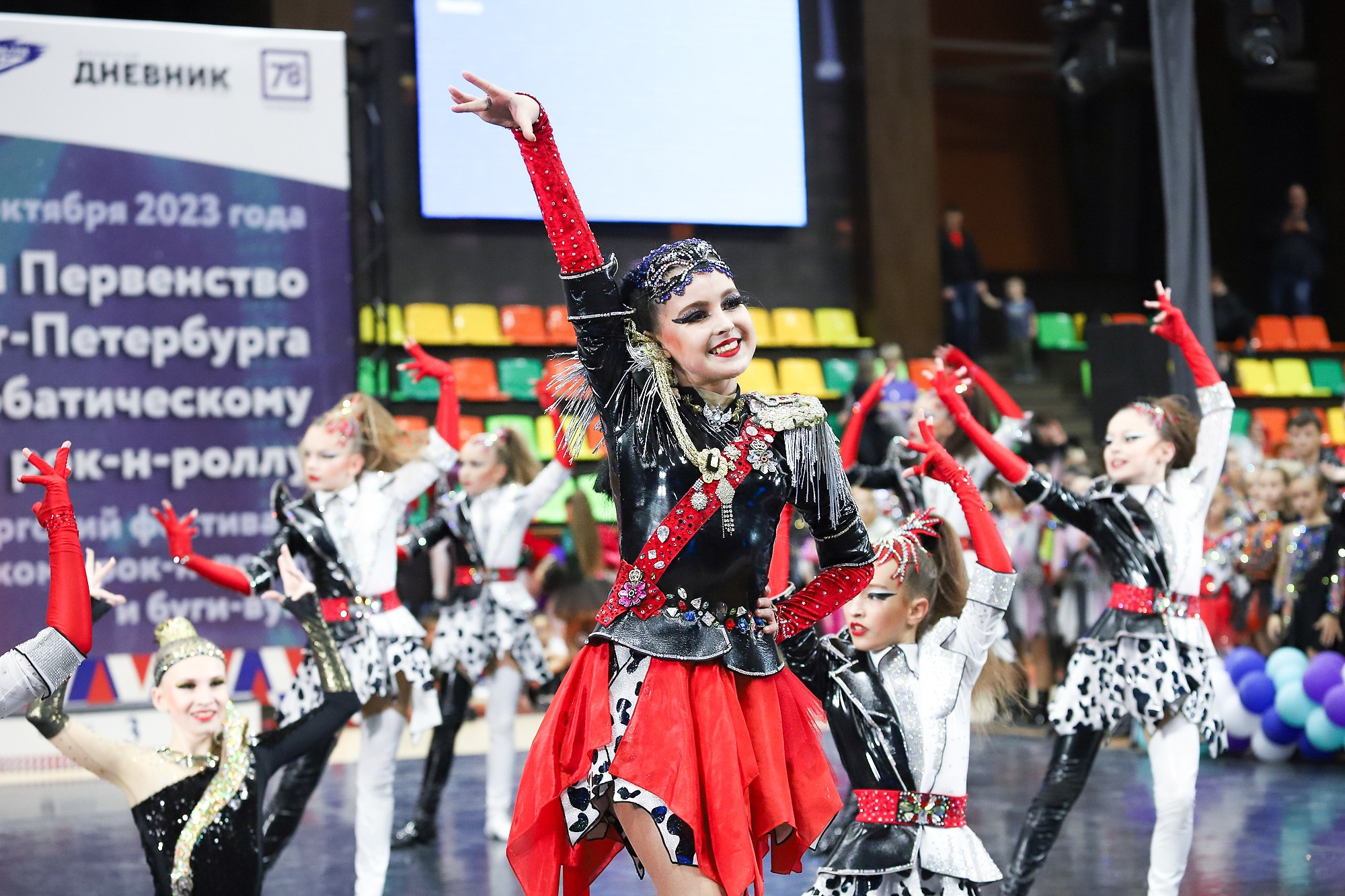 Чемпионат и Первенство Санкт-Петербурга по акробатическому рок-н-роллу. Фотограф Дарья Попова