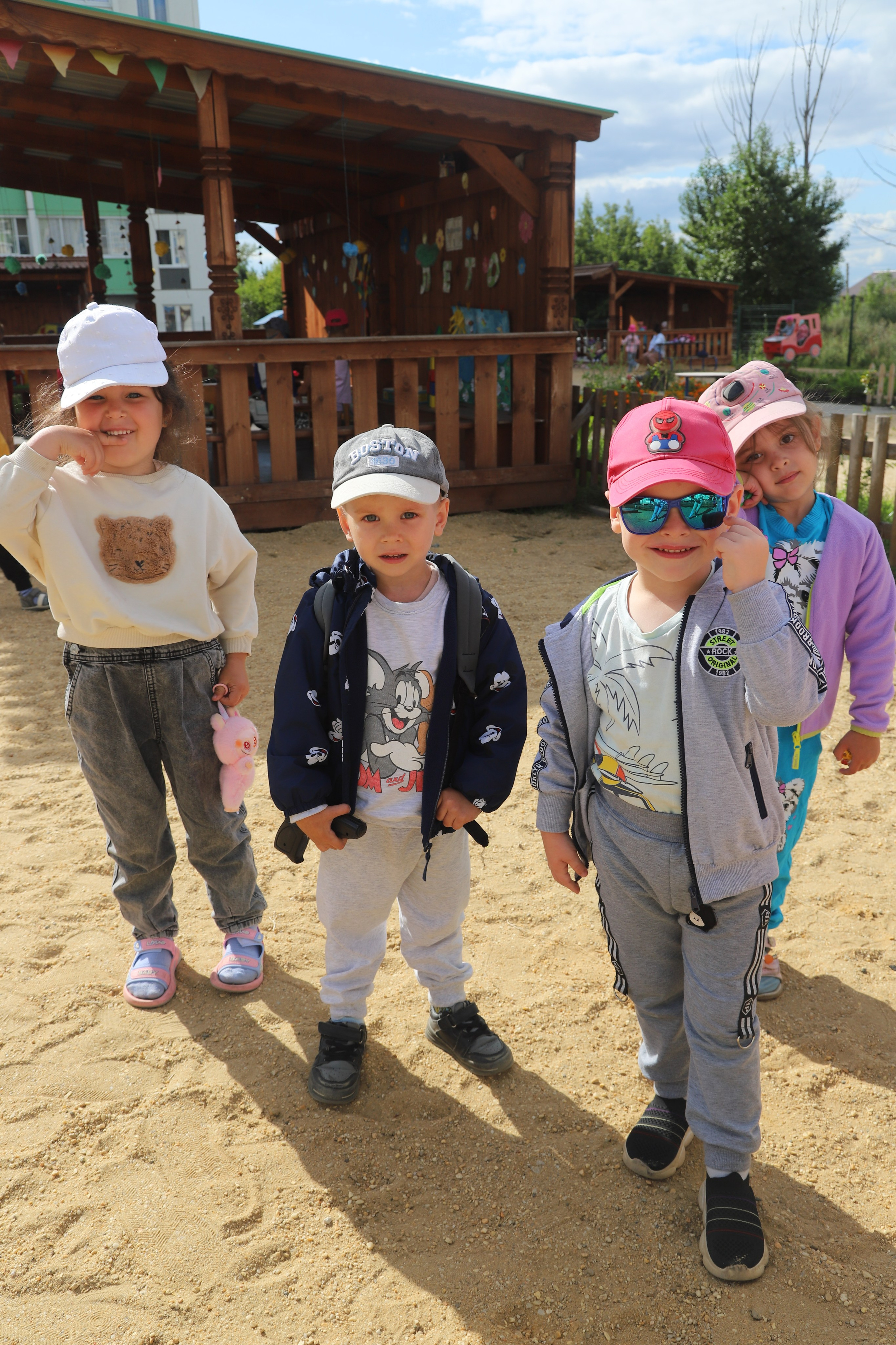 Фотосессия на улице Садик Группа Звездочки. Детский фотограф Чайкина Татьяна