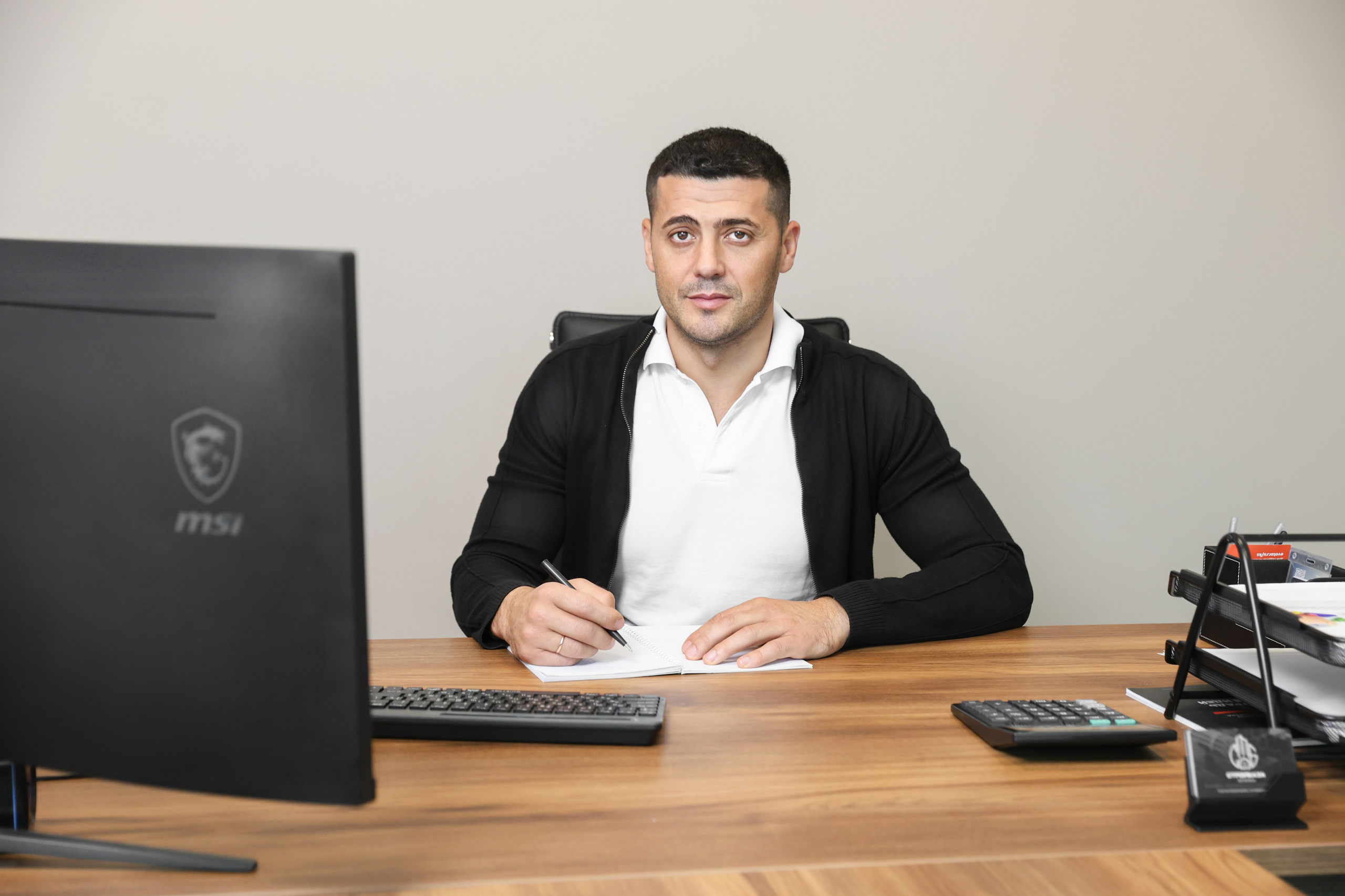 Выездные портреты для стройбазы «Волохонка». Снимаю съемки