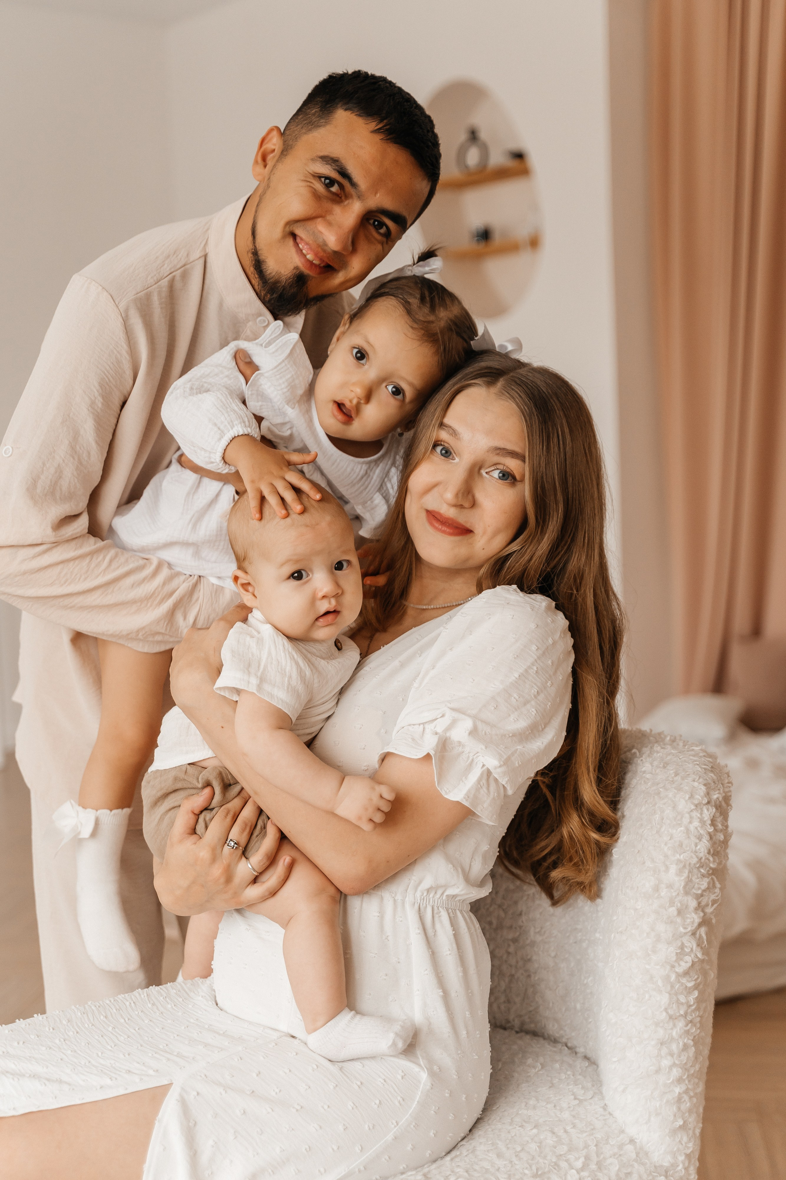 Манук, Настя, Сабрина и Эмин. Волик Мария