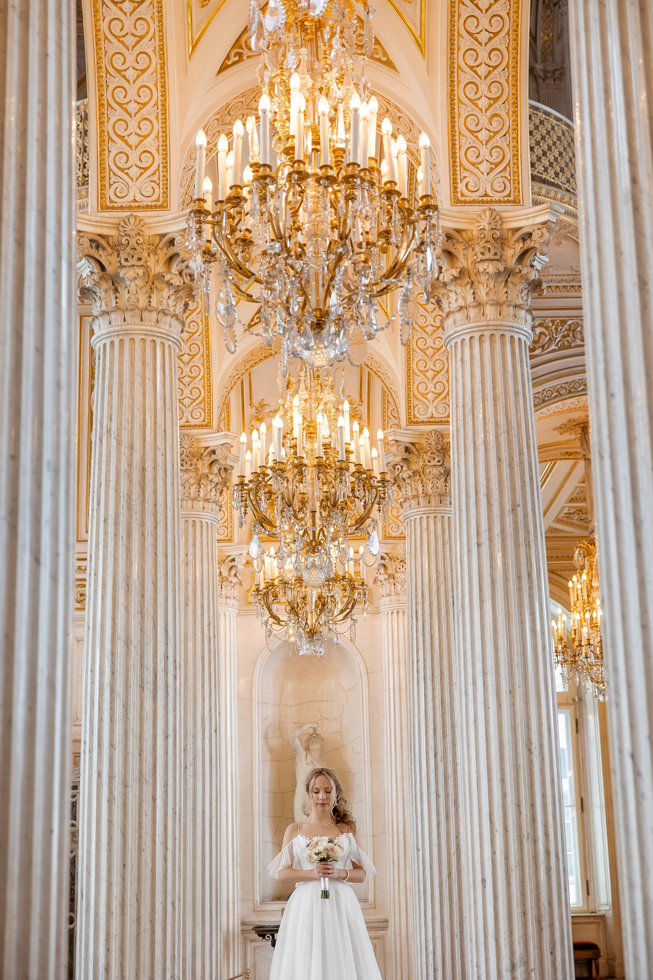 Свадебная фотосессия в Эрмитаже. Свадебный и семейный фотограф Алексей Аверин