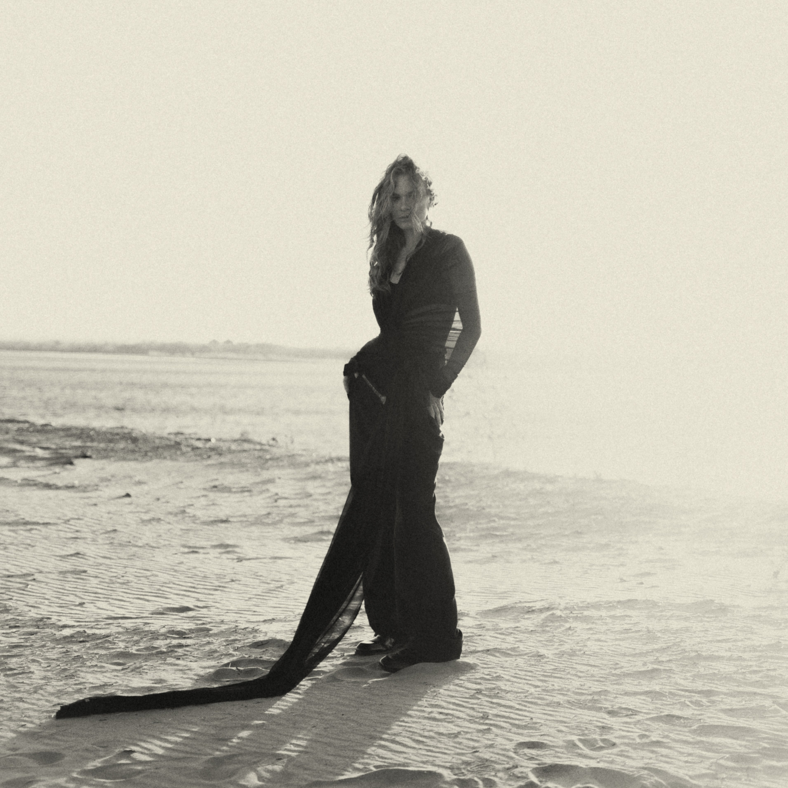 ALINA. TUTSARKIS — Art Director | Stylist | Photographer