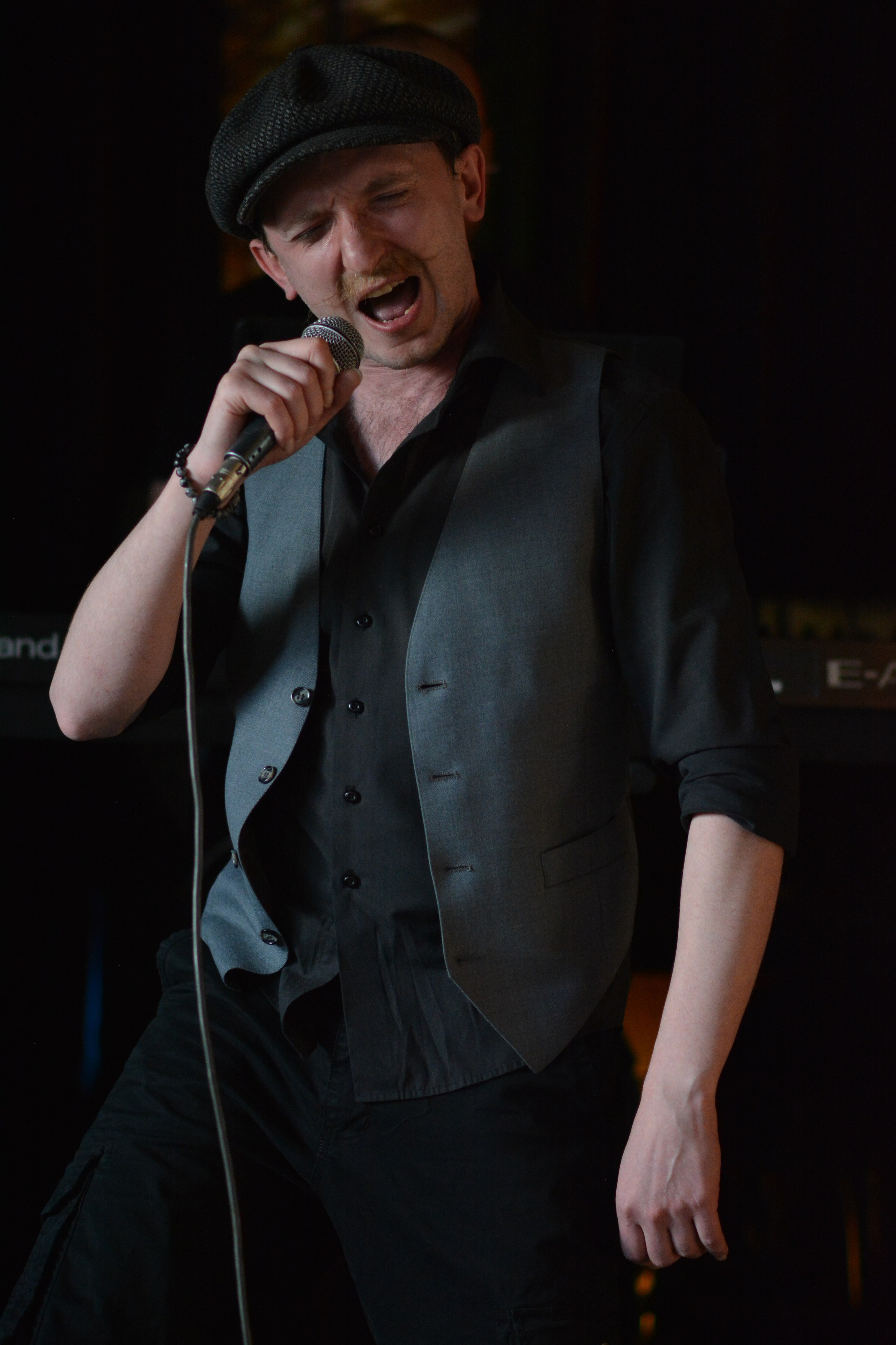 F/8 and be there — оказаться в нужном месте и поймать момент