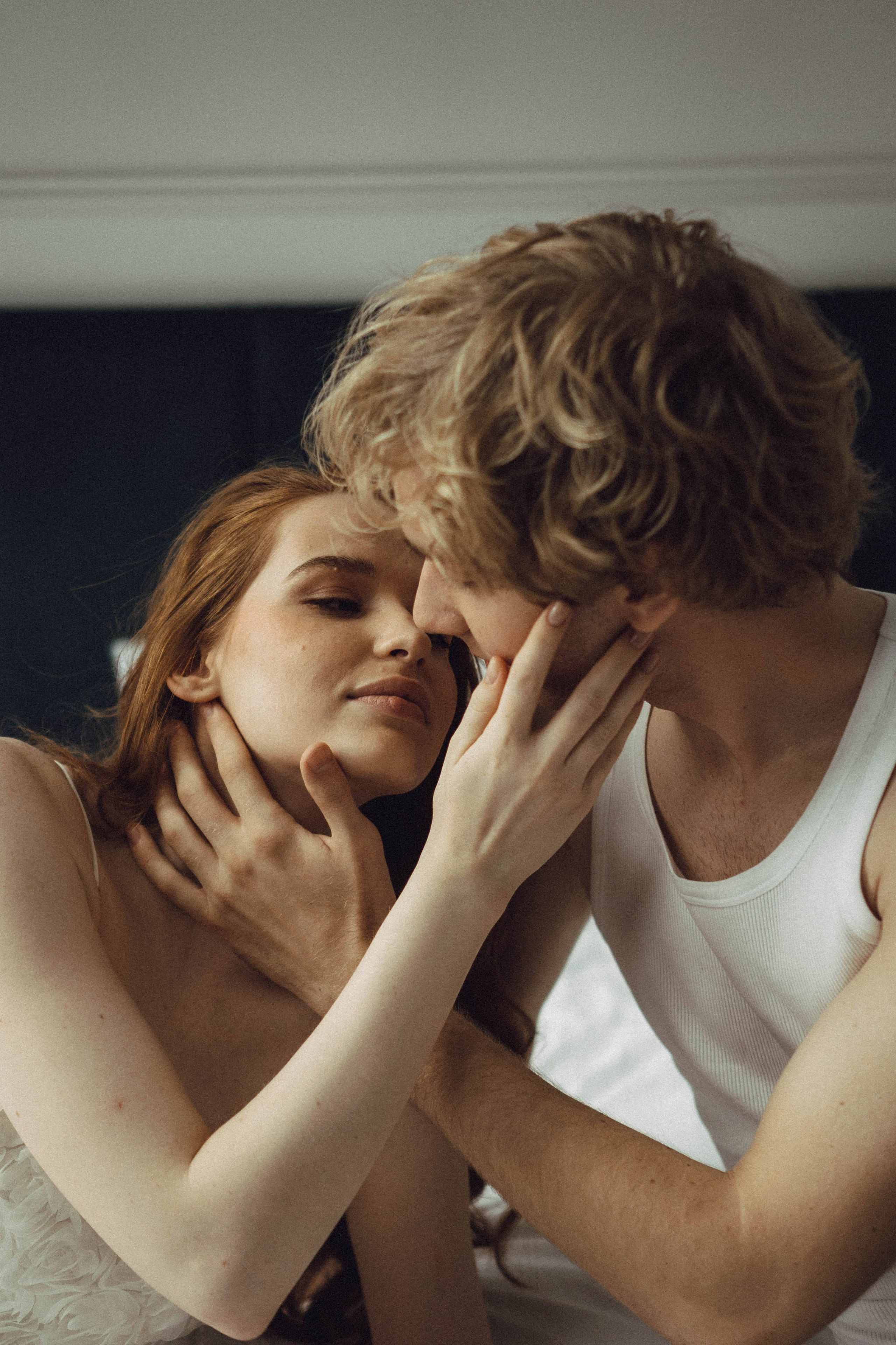 СВАДЕБНАЯ СЬЕМКА В ОТЕЛЕ. СБОРЫ ЖЕНИХА И НЕВЕСТЫ И ТАКЖЕ ТОР И ПОДГОТОВКА К ПРОГУЛКЕ. Профессиональный фотограф, Санкт-Петербург — Виктория Богомолова