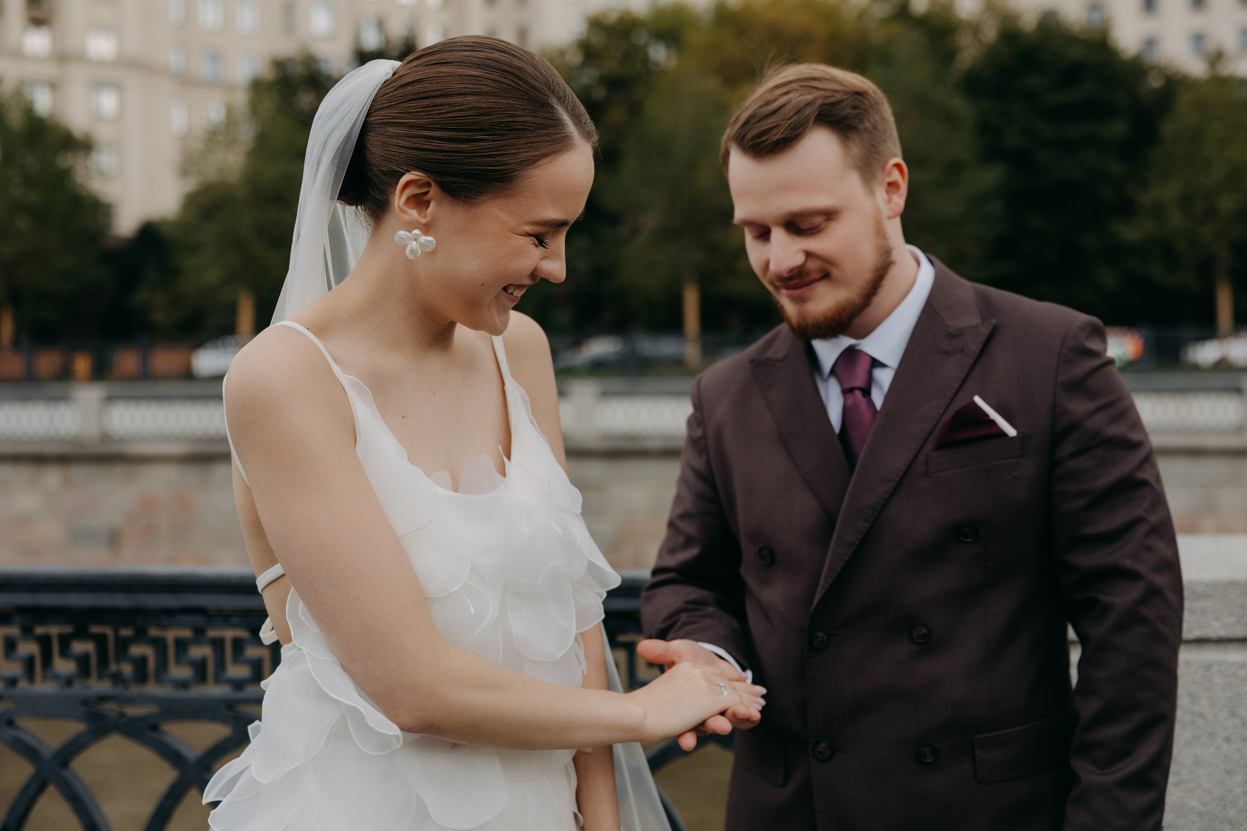 Ирина и Алексей | прогулка Котельническая наб. Свадебный фотограф Москва Анастасия Храмова