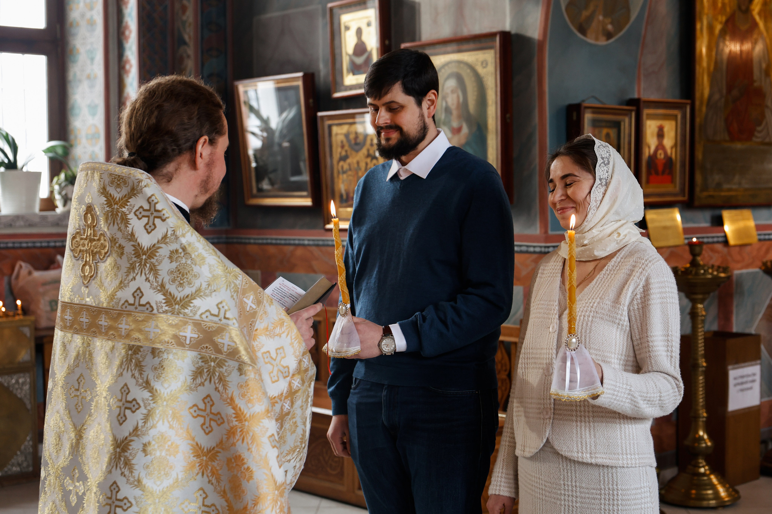Венчание в Церкви Успения Пресвятой Богородицы в Химках. Фотограф Анастасия Залевская