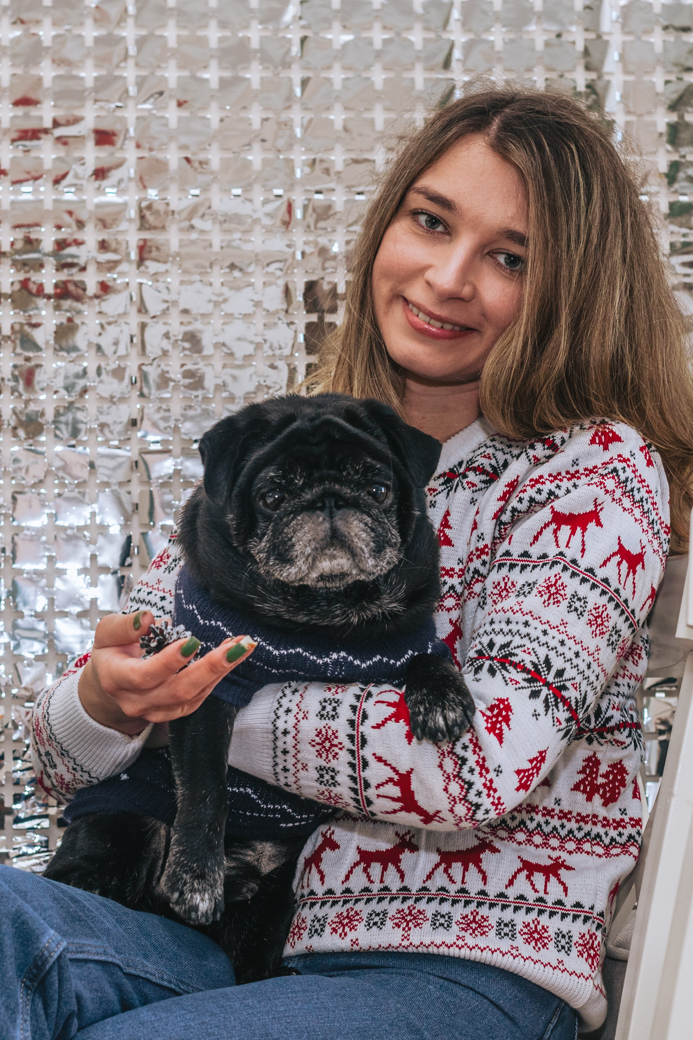 Домашняя фотосессия Оли и двух ее мопсов. Фотограф-анималист Татьяна Степанова