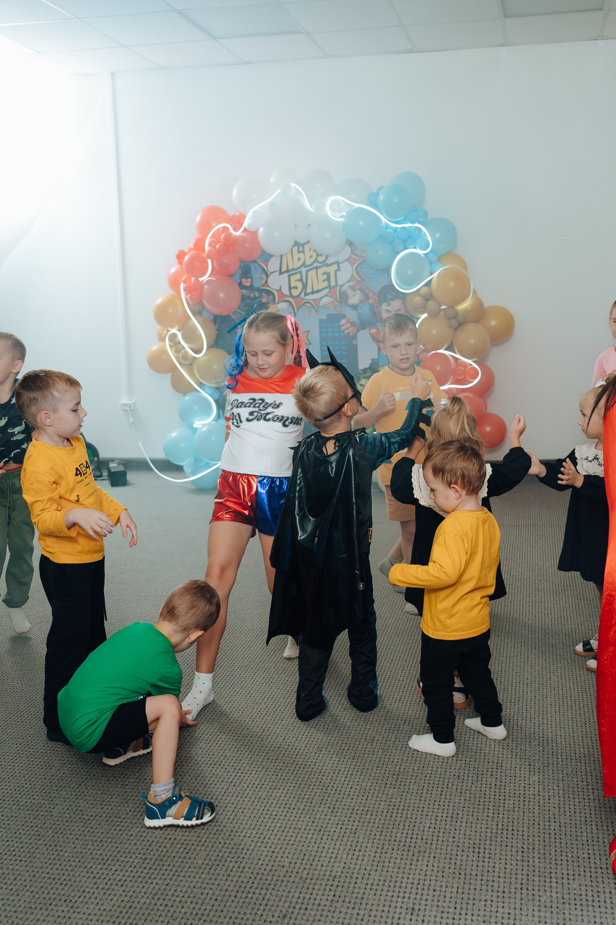 Праздник Льва в Мультифокс. Детский и семейный фотограф Катерина Мишина