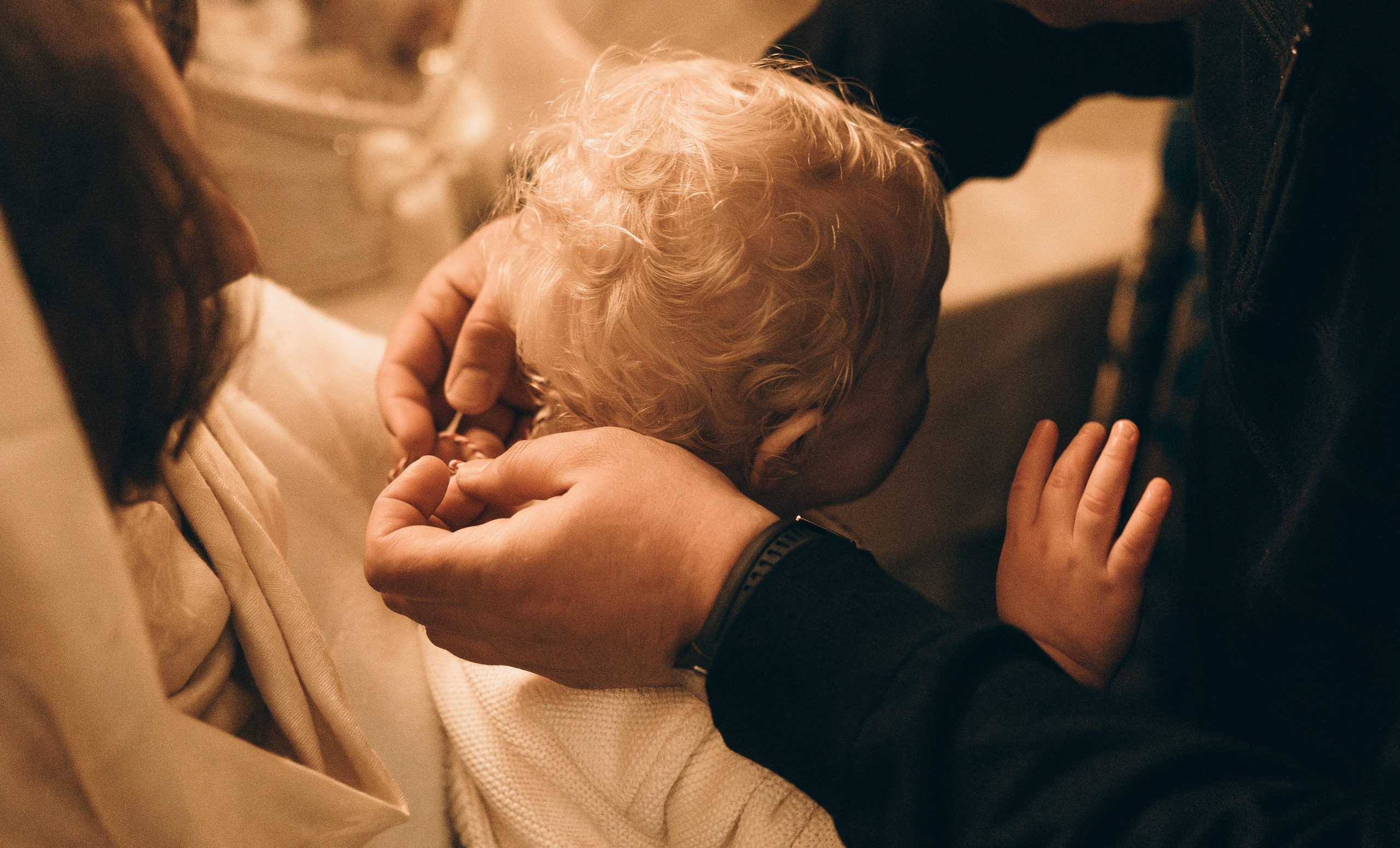 Таинство Крещения в Армянской церкви. Семейный, ньюборн фотограф, фотограф на роды в Москве, Виктория Тюльдюкова