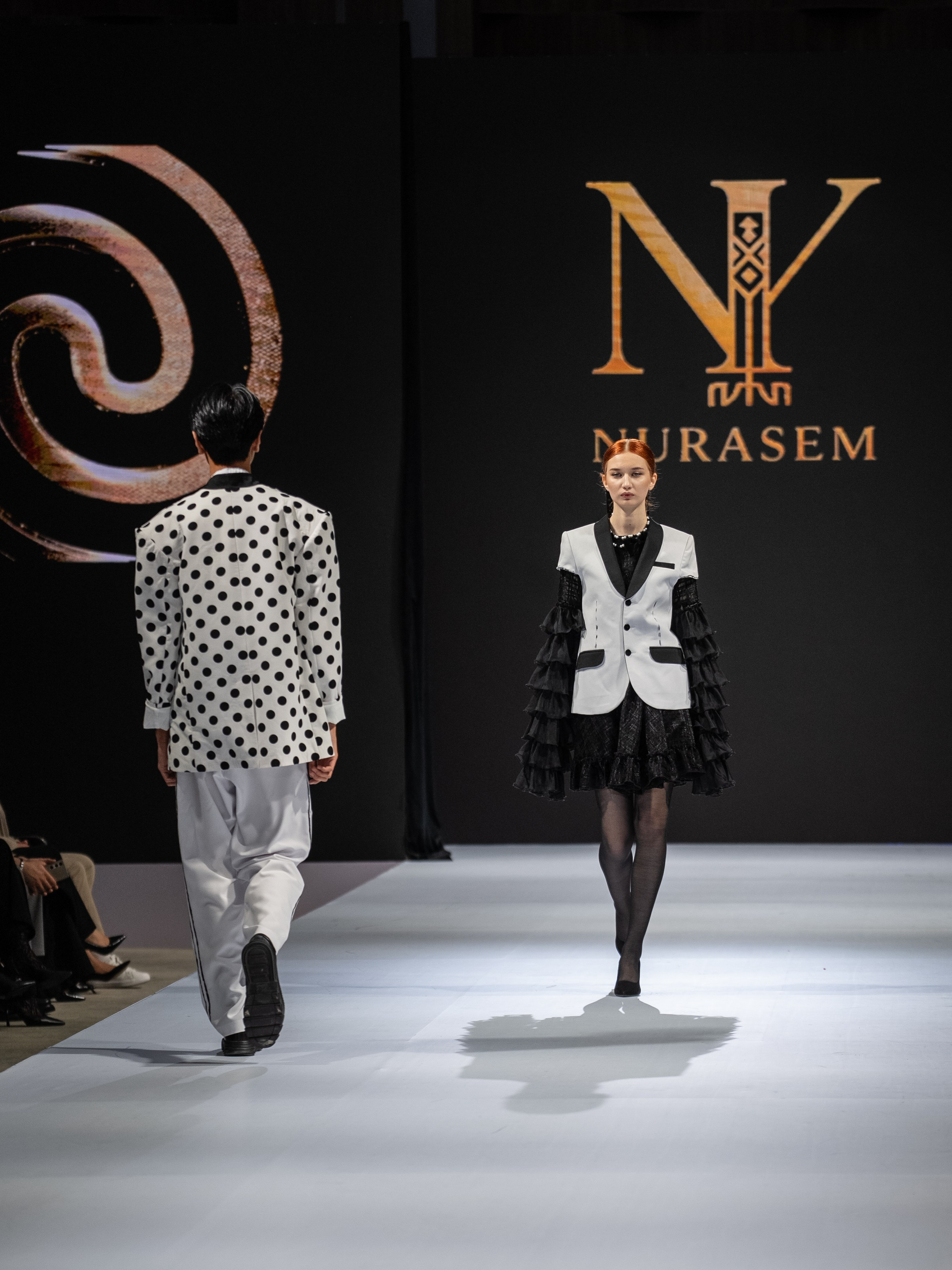 EURASIAN FASHION WEEK Nurasem. Сайт Алматинского НЮ АРТ, будуар и фэшн фотографа Дениса Карпенко