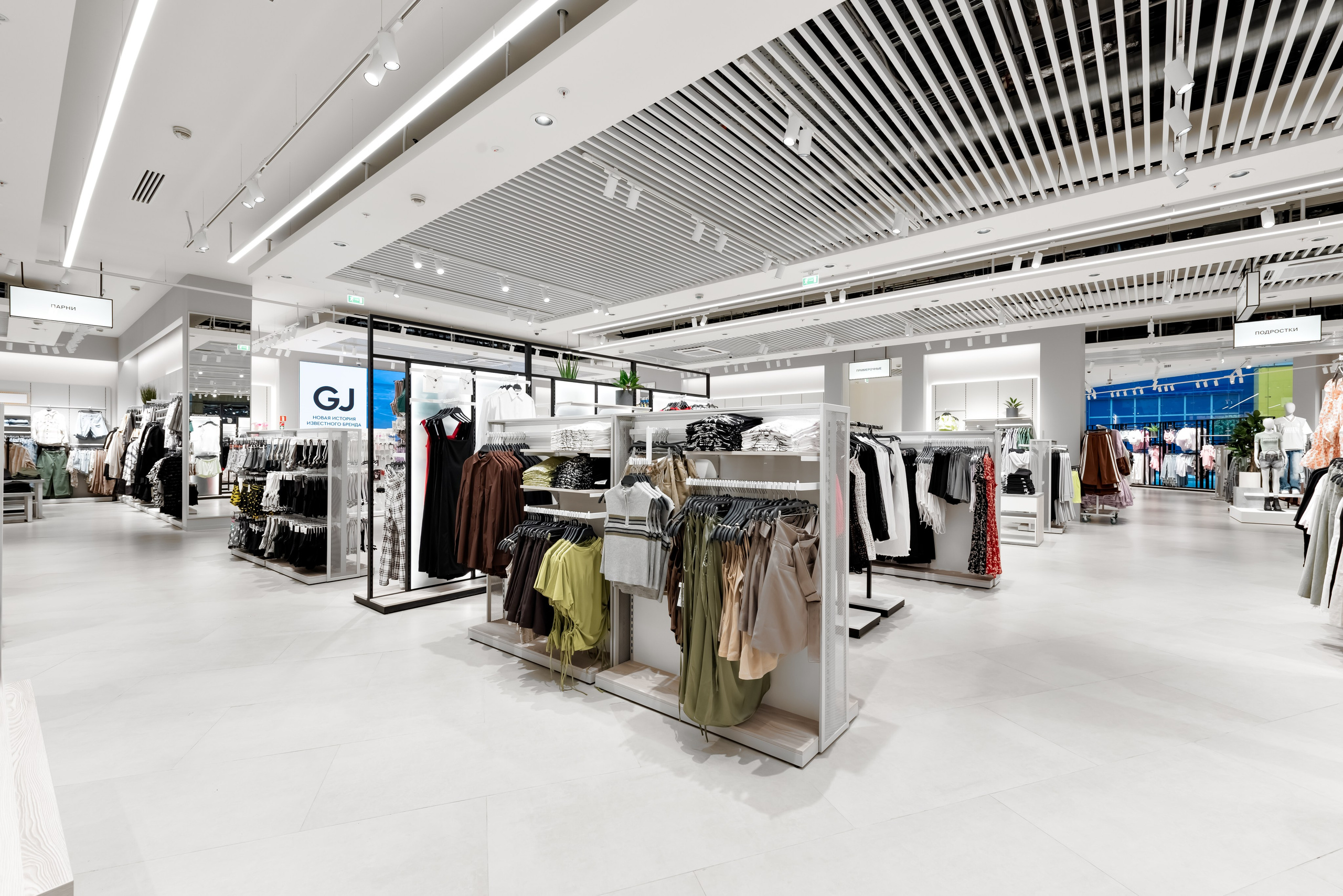 Gloria Jeans. Интерьерный фотограф в Новосибирске Дмитрий Шибаев