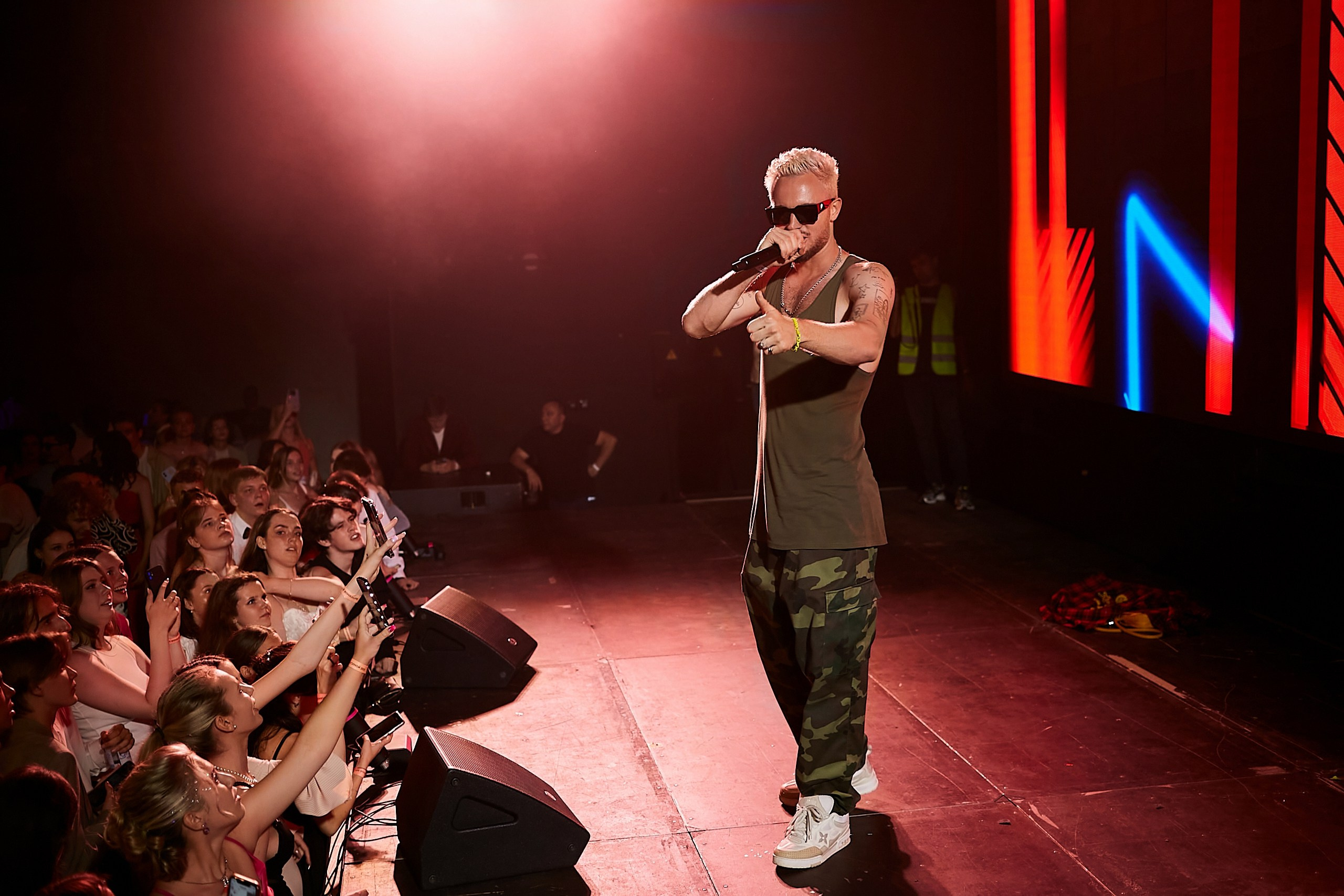 Выпускной 2024 концертный зал Академия ВТБ. Фотограф и Видеограф в Москве. Олег Корушев