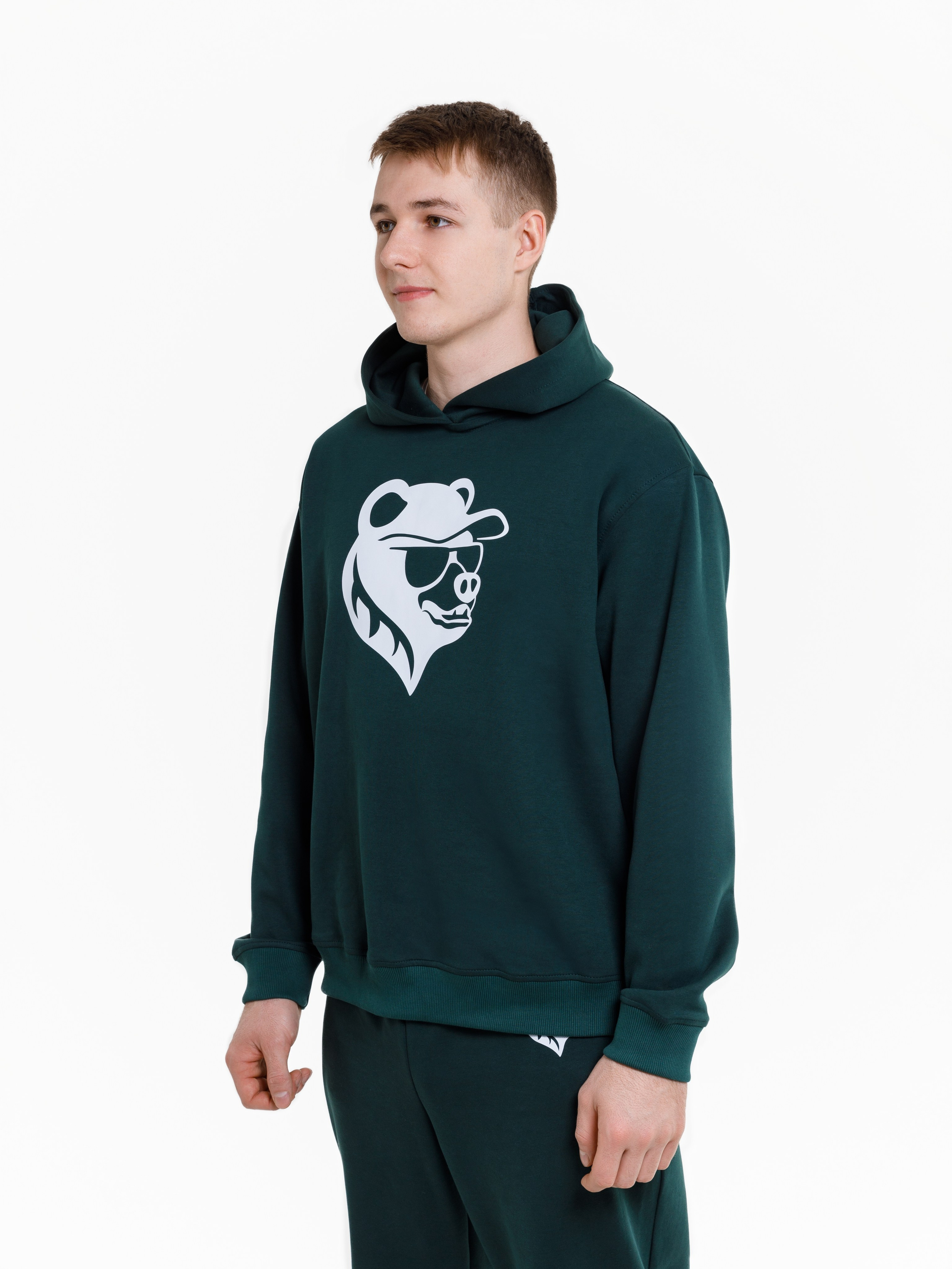 Съемка мужского спортивного костюма для Wildberries. СЕМЕЙНЫЙ И ПРЕДМЕТНЫЙ ФОТОГРАФ — ЛЕНА ГОНЧАР | КРАСНОДАР | МАЙКОП