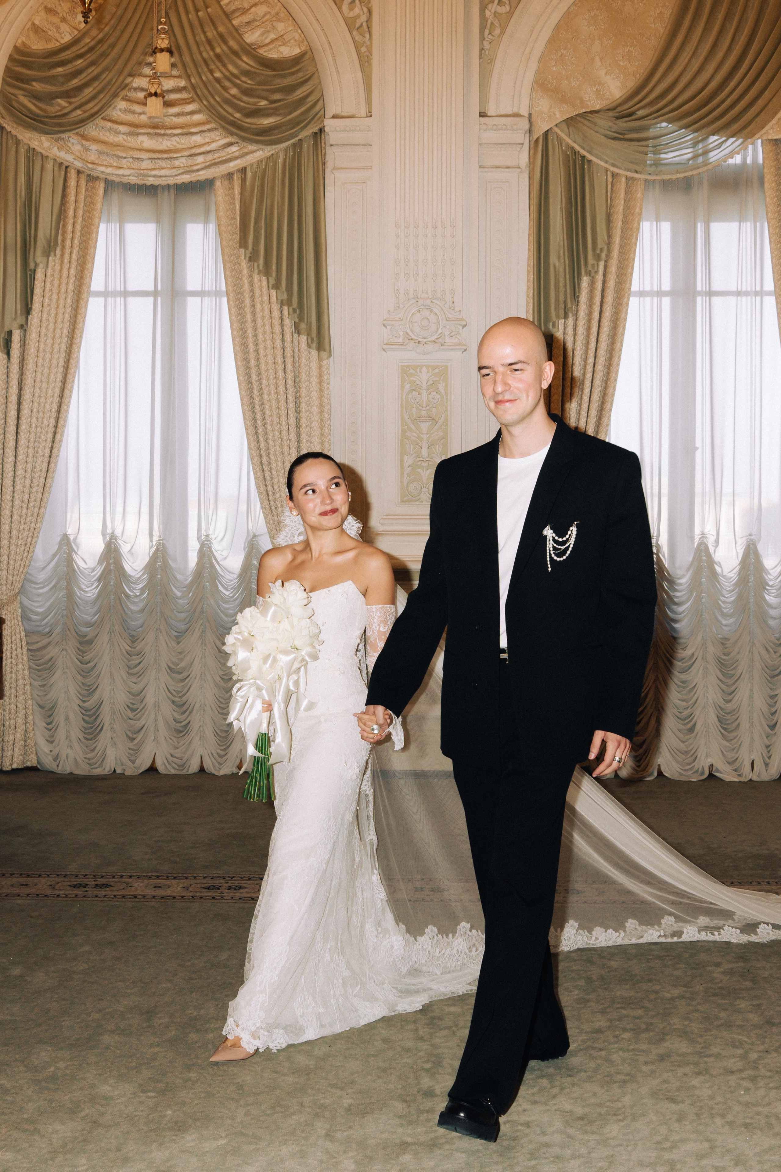 Вова и Лиза. Питер. Гранд Отель Европа, 1 дворец бракосочетания и особняк Мясникова. Свадебный фотограф Катерина Чулкова