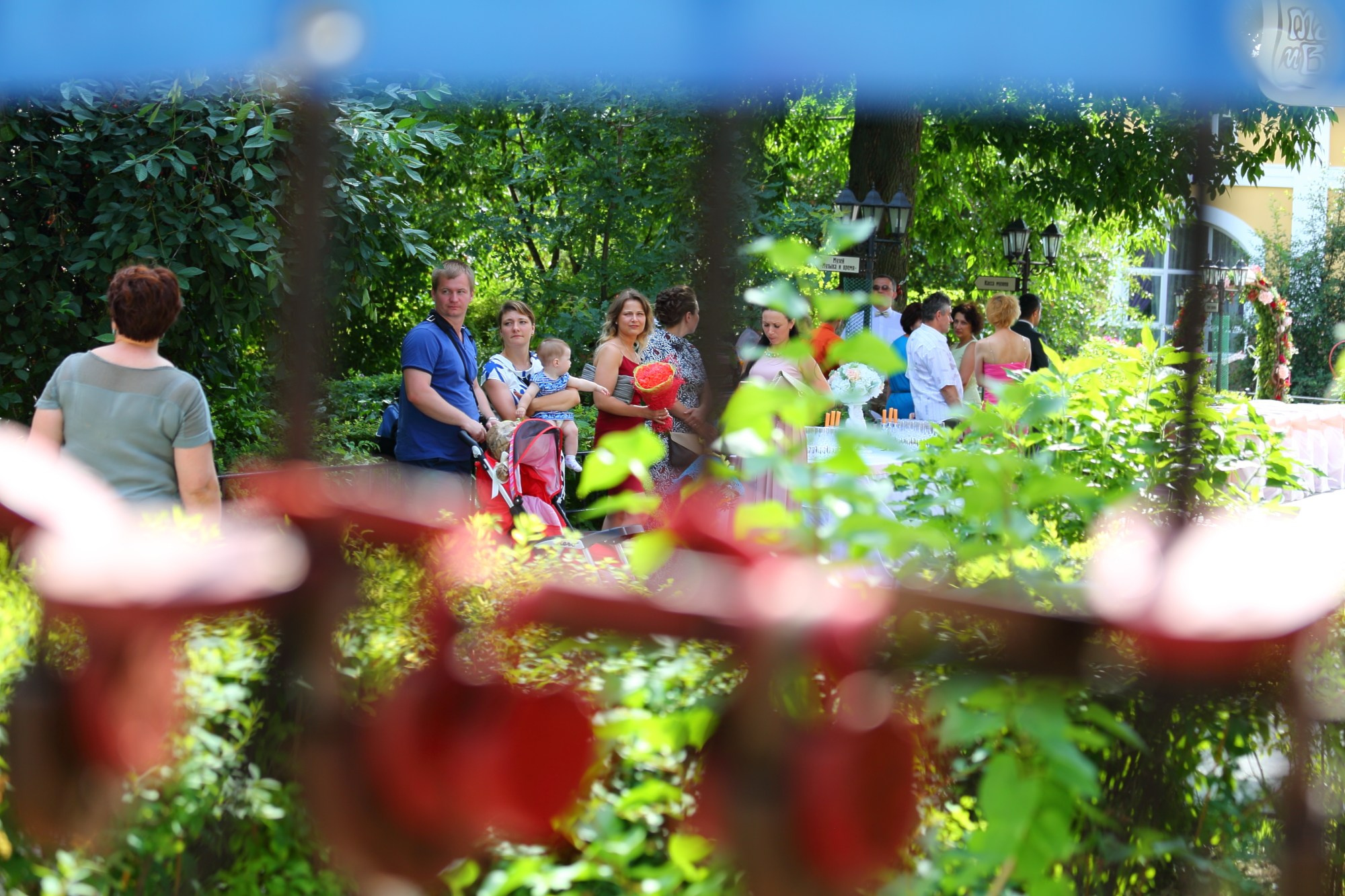 Выездная регистрация в красивом месте в Ярославле. Свадебный и репортажный фотограф в Ярославле и Санкт-Петербурге Роман Микрюков