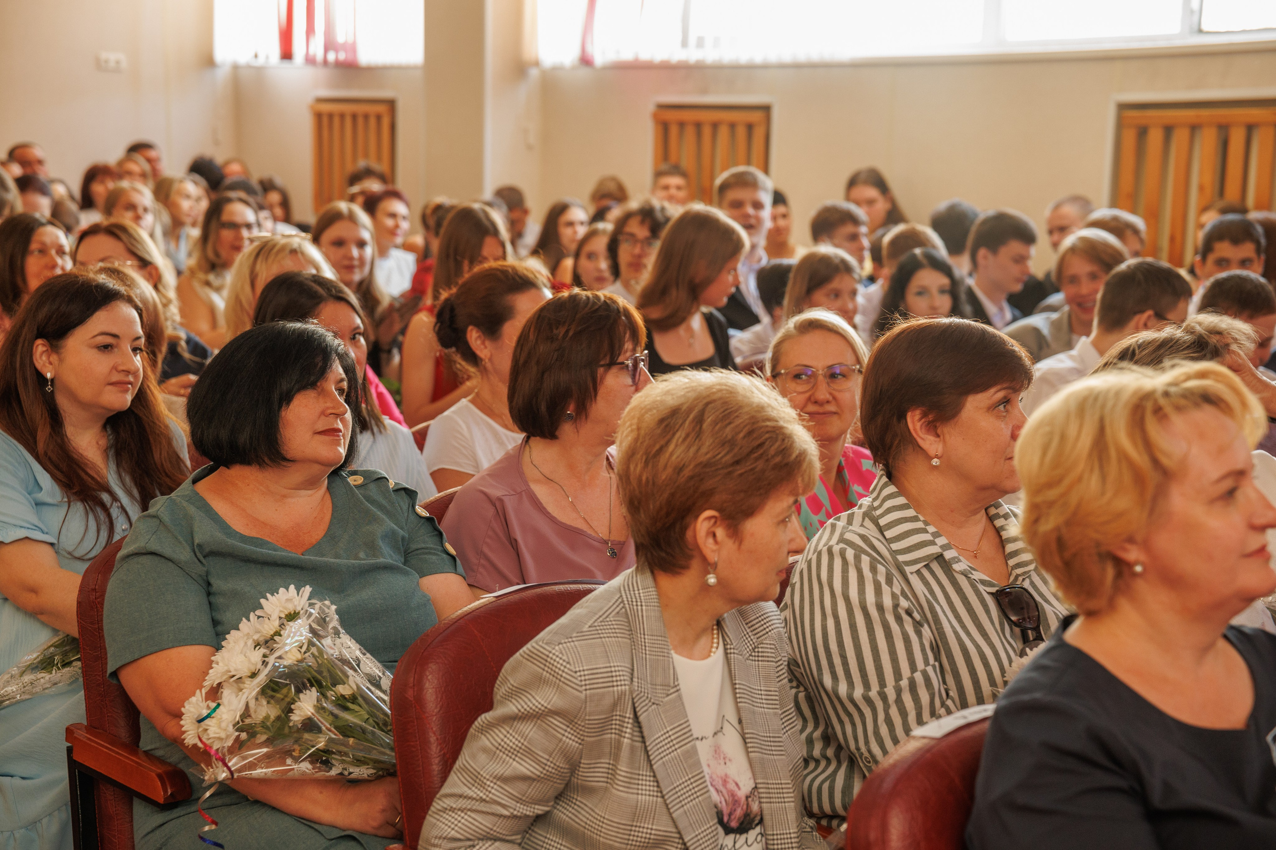 Вручение аттестатов. Свадебный и семейный фотограф в Новосибирске Ирина Дорошкова