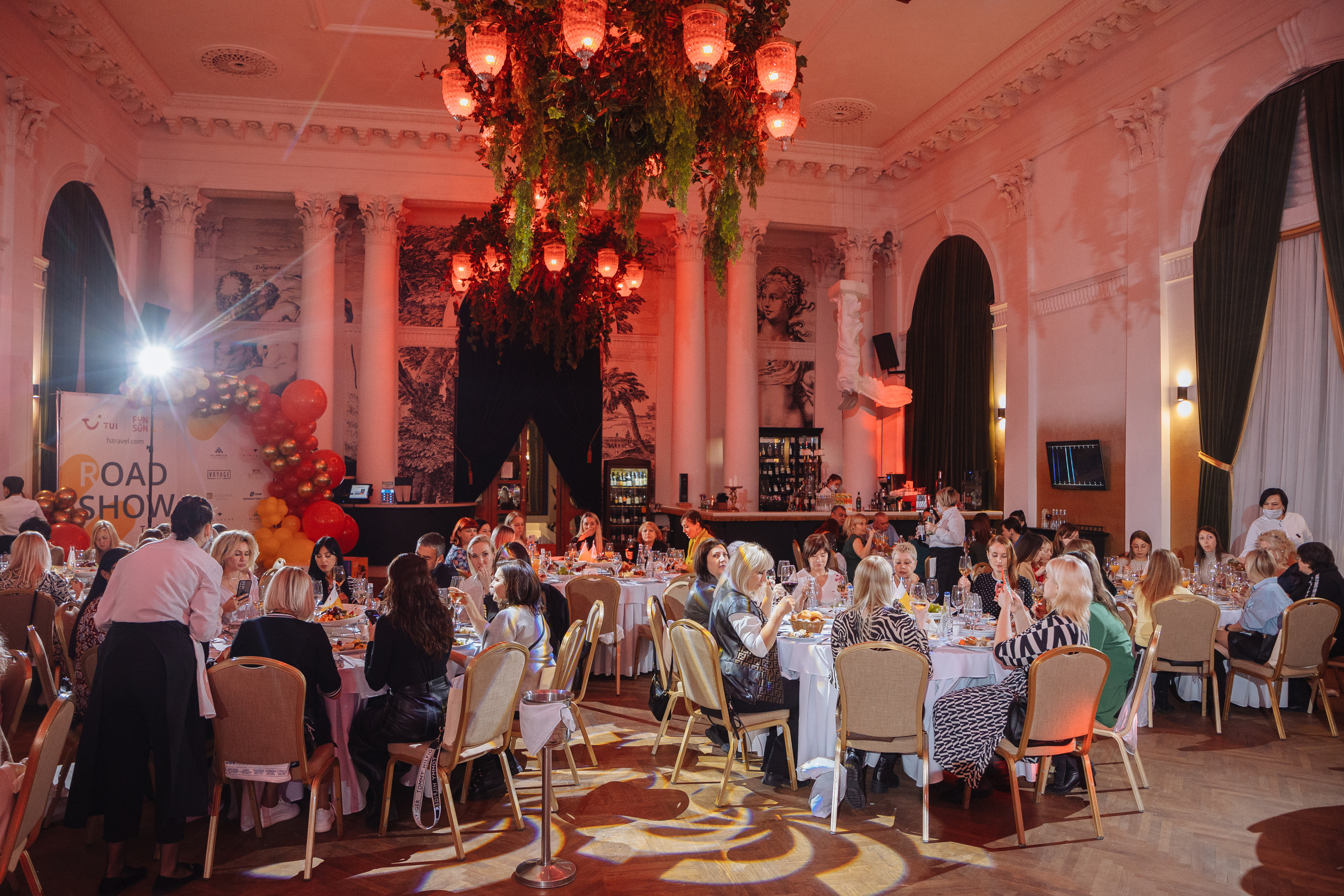 Road Show. Ресторан Волгоград. Свадебный и репортажный фотограф в Волгограде Антон Сидоренко