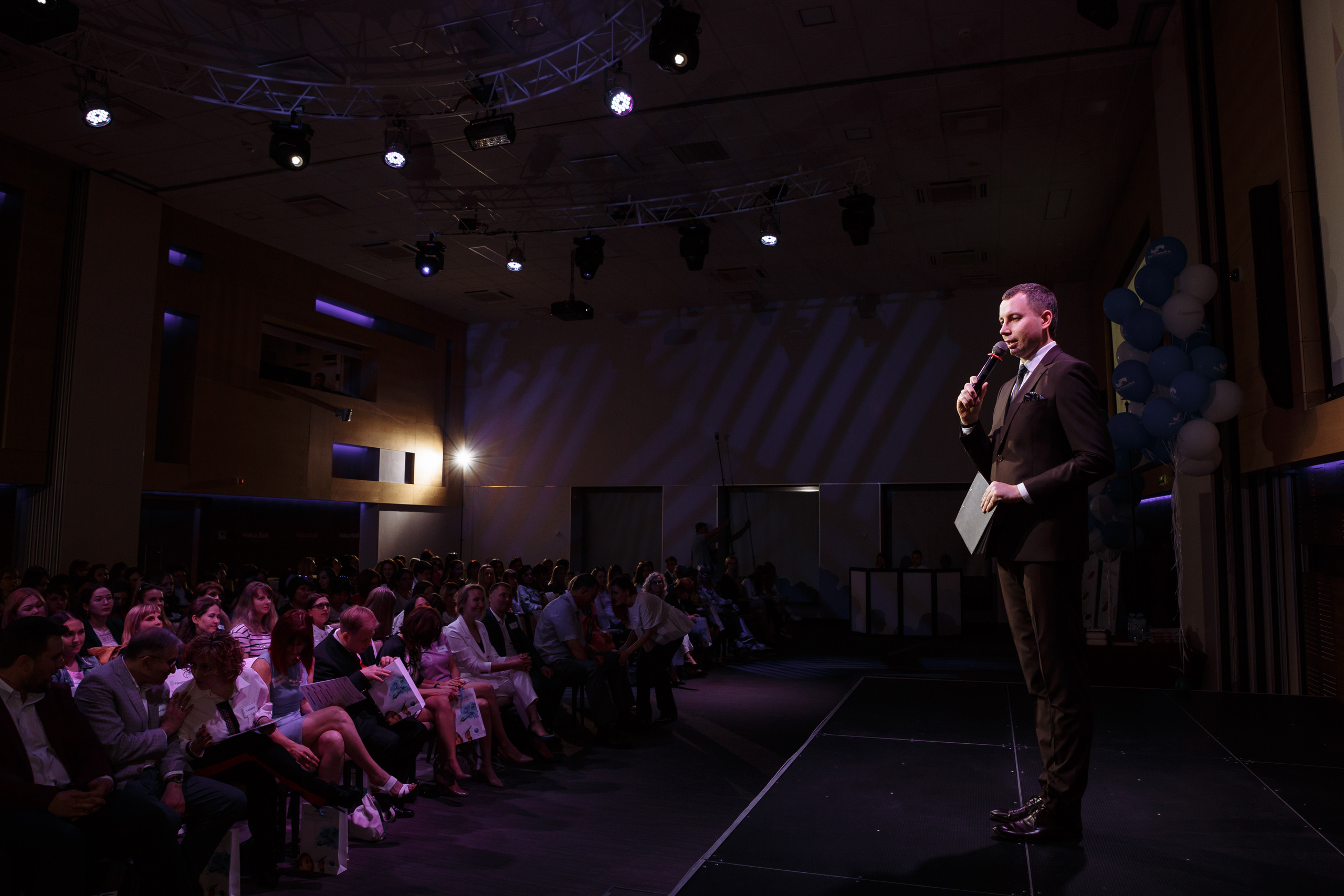 Мир оптики. Конференция в Volga hall. Свадебный и репортажный фотограф в Волгограде Антон Сидоренко