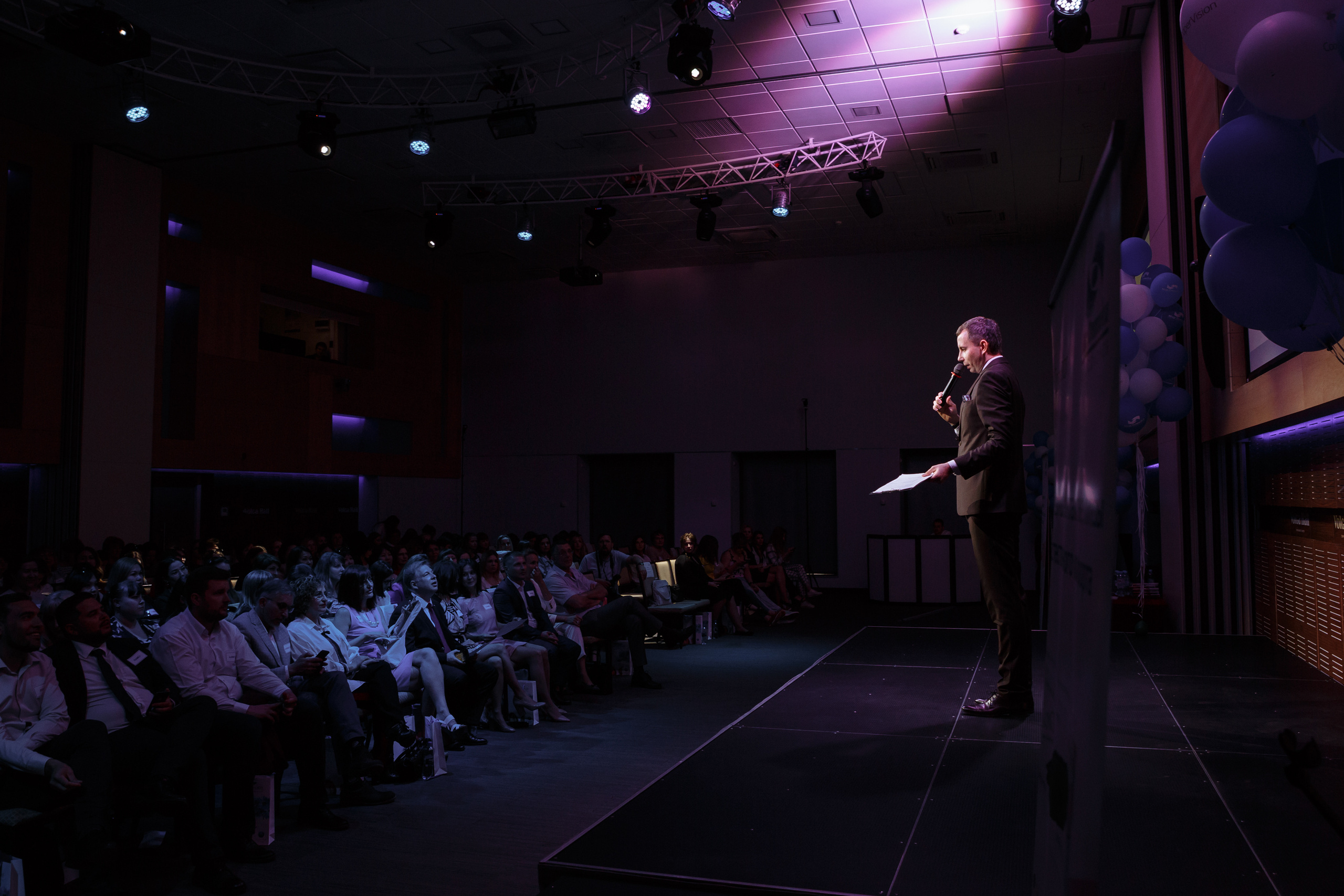 Мир оптики. Конференция в Volga hall. Свадебный и репортажный фотограф в Волгограде Антон Сидоренко