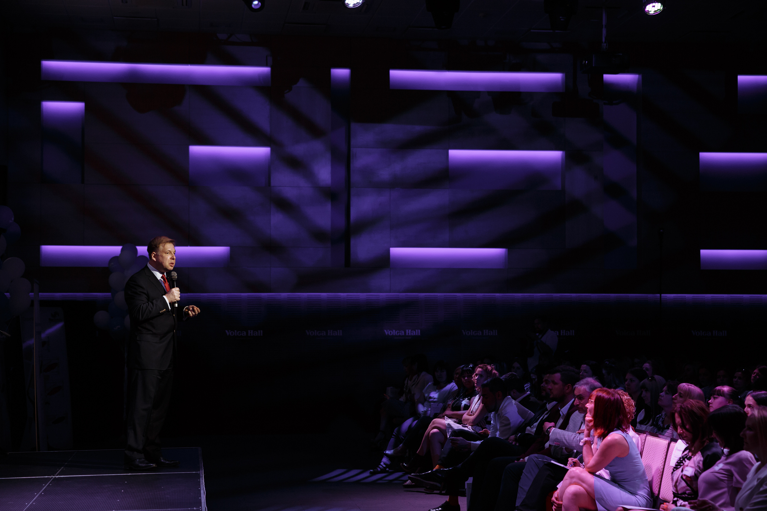 Мир оптики. Конференция в Volga hall. Свадебный и репортажный фотограф в Волгограде Антон Сидоренко