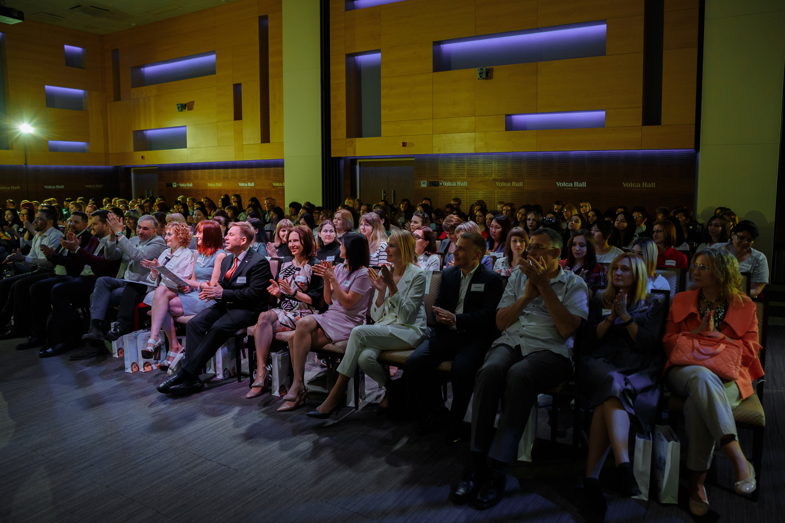 Мир оптики. Конференция в Volga hall. Свадебный и репортажный фотограф в Волгограде Антон Сидоренко