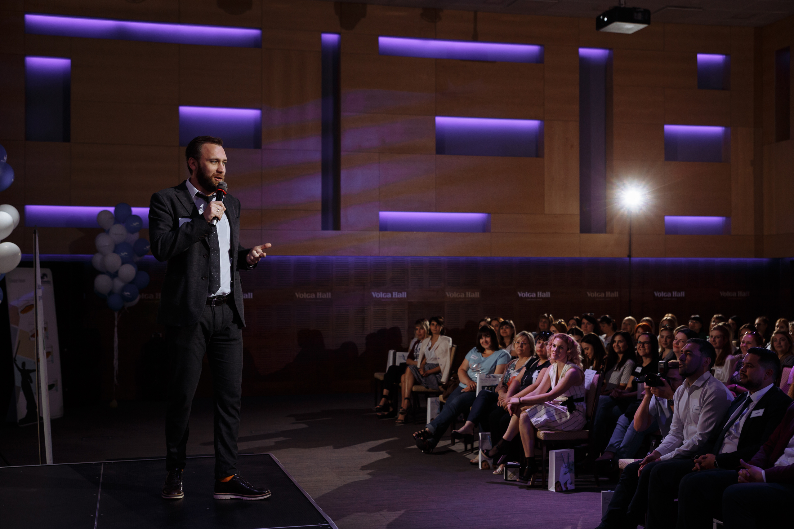 Мир оптики. Конференция в Volga hall. Свадебный и репортажный фотограф в Волгограде Антон Сидоренко