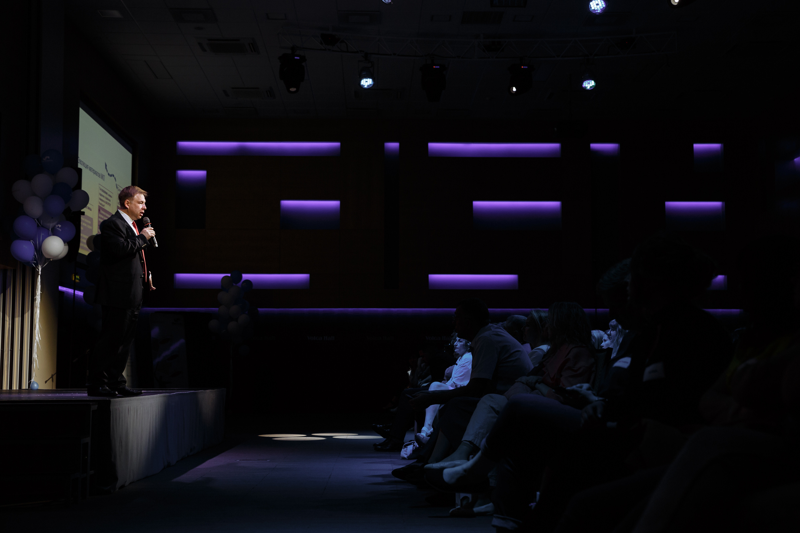 Мир оптики. Конференция в Volga hall. Свадебный и репортажный фотограф в Волгограде Антон Сидоренко