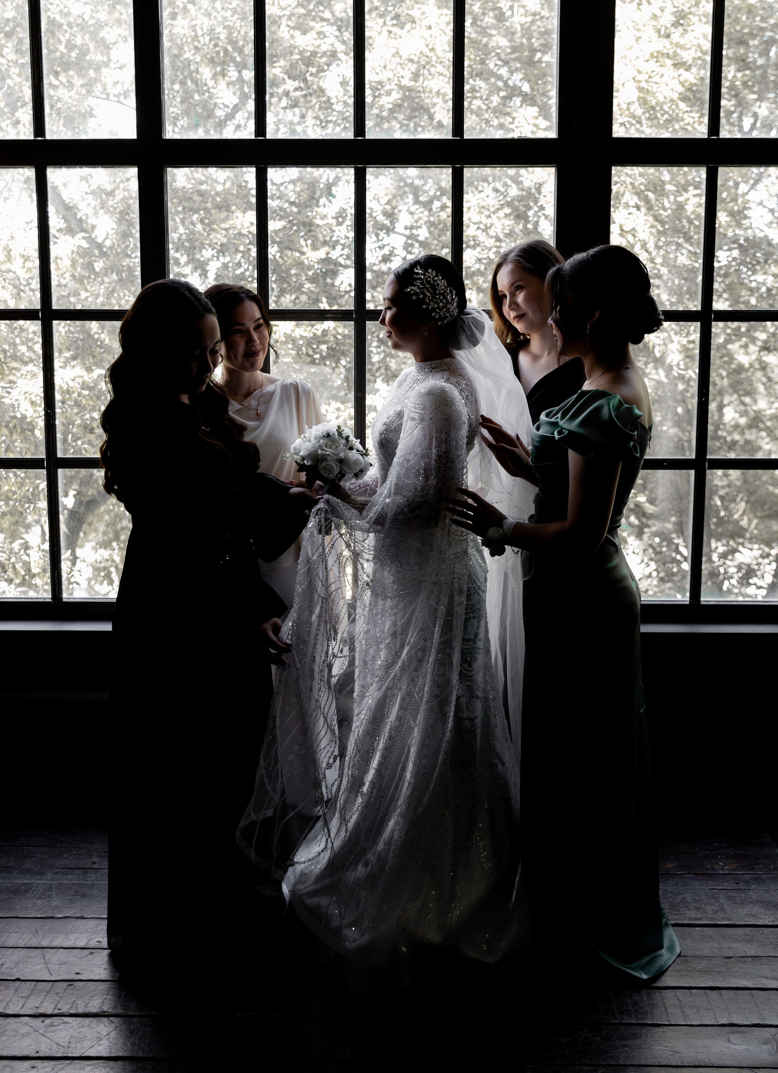 Фотосессия Аскара и Ажар с друзьями