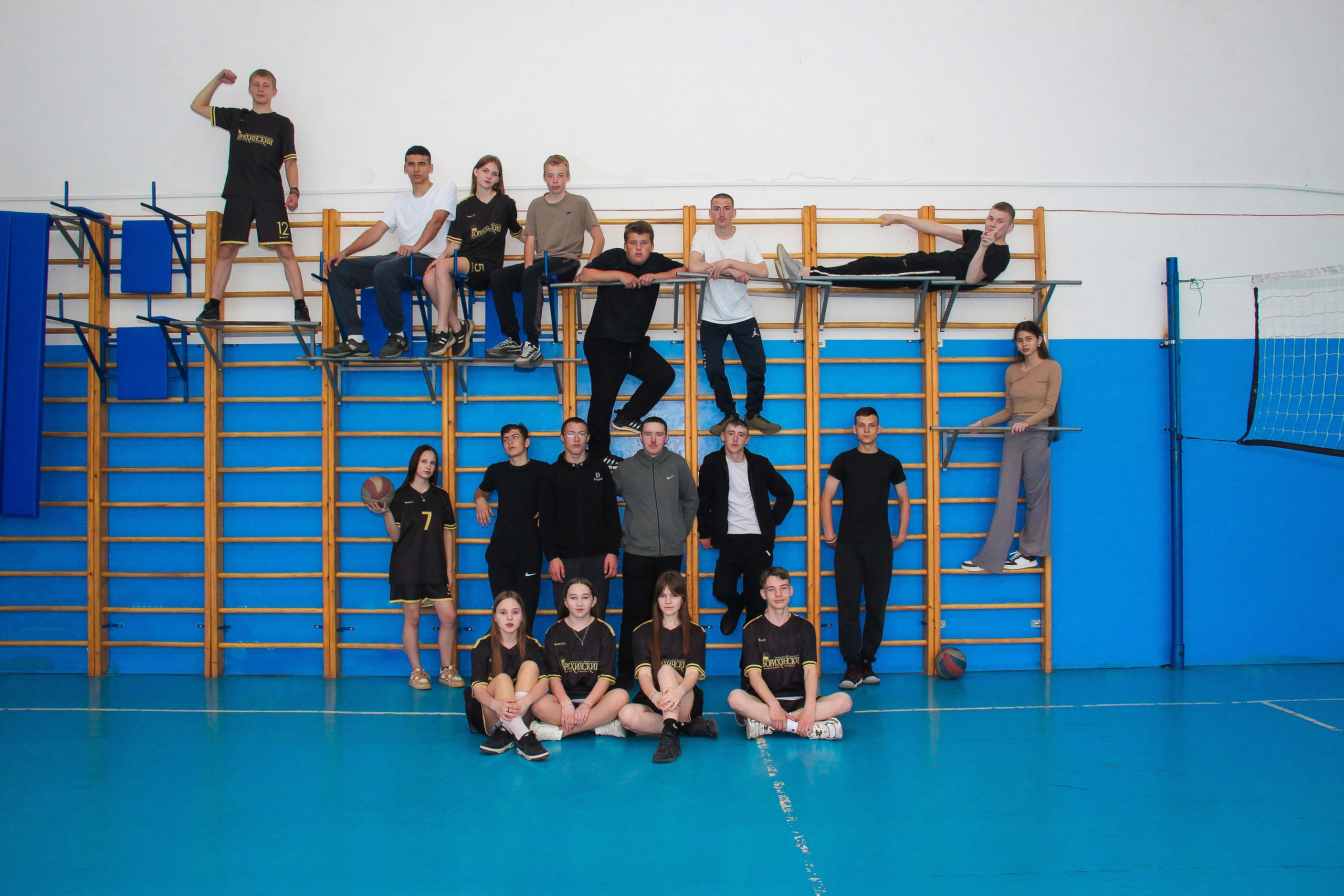 9-11 классы СЪЁМКИ ВЫПУСКНЫХ И ПОСЛЕДНИХ ЗВОНКОВ. Выпускные альбомы для школ и Детских садов в Барнауле /Выпускные/Свадебные/Детские/Семейные и др. виды съёмок /Фотограф Вера Валейко