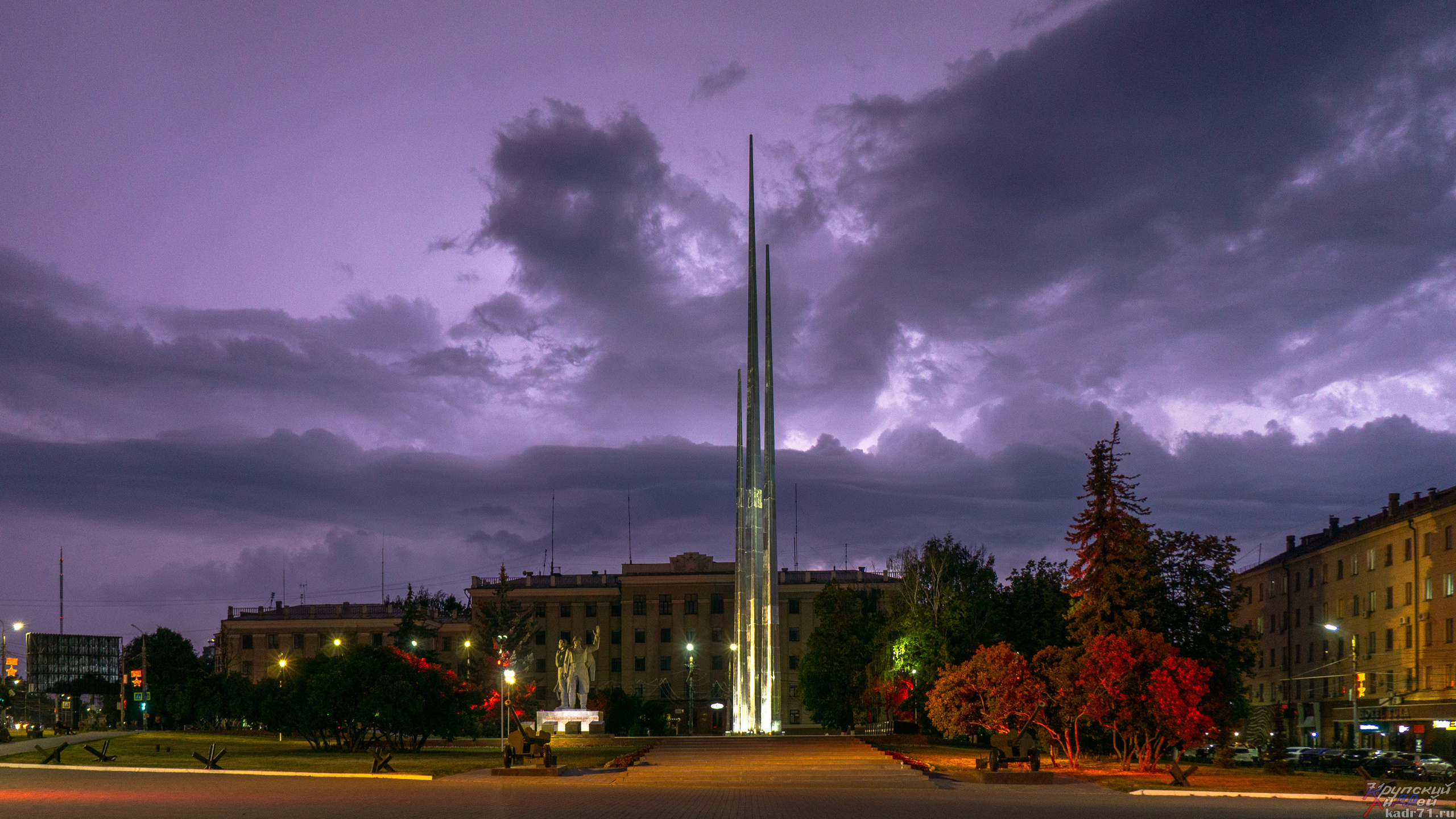 Грозовое небо над площадью победы в Туле. Фотограф в Туле Крупский АнДРей. Фотостудия «КАДР71» в Туле