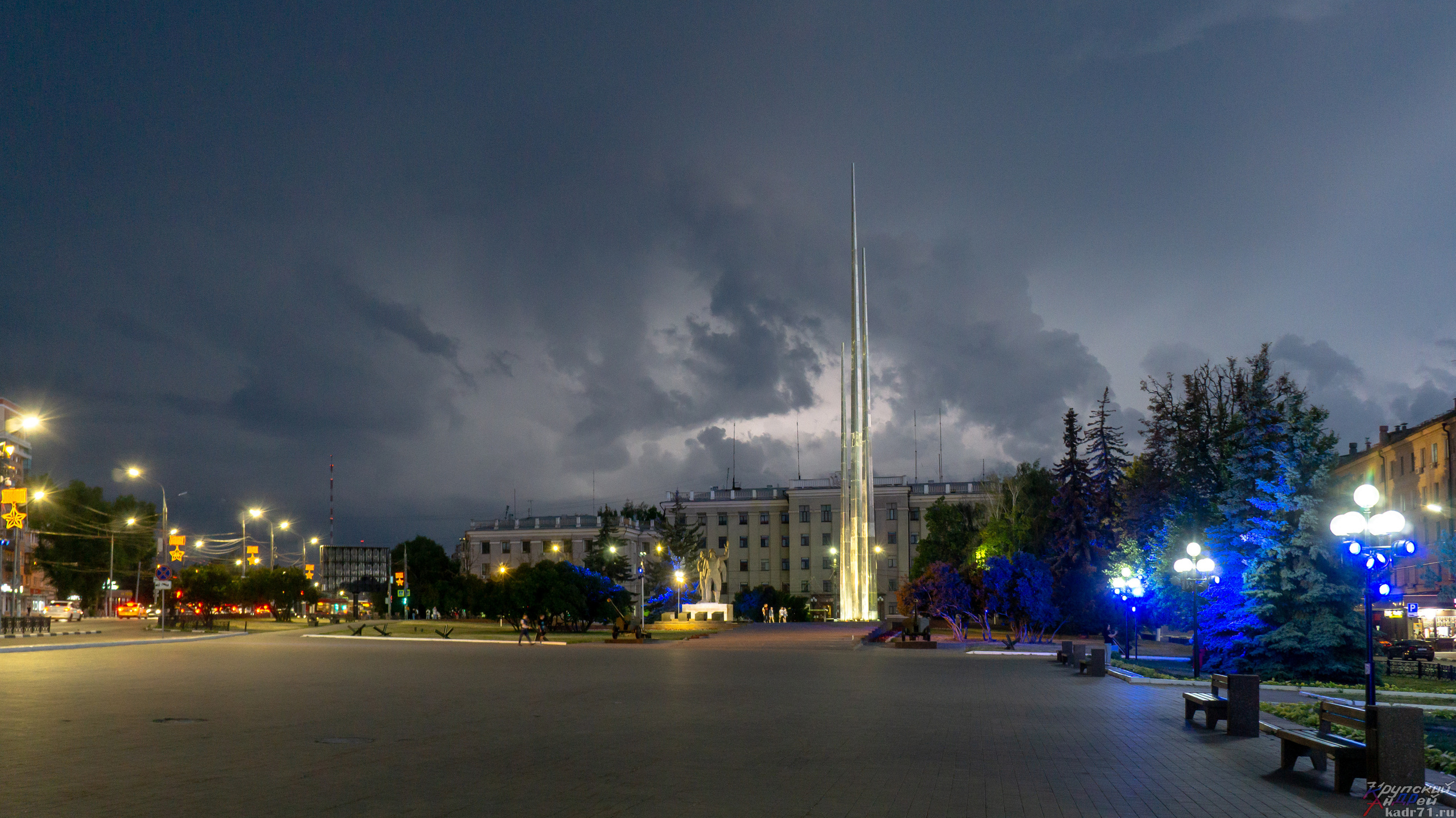 Грозовое небо над площадью победы в Туле. Фотограф в Туле Крупский АнДРей. Фотостудия «КАДР71» в Туле