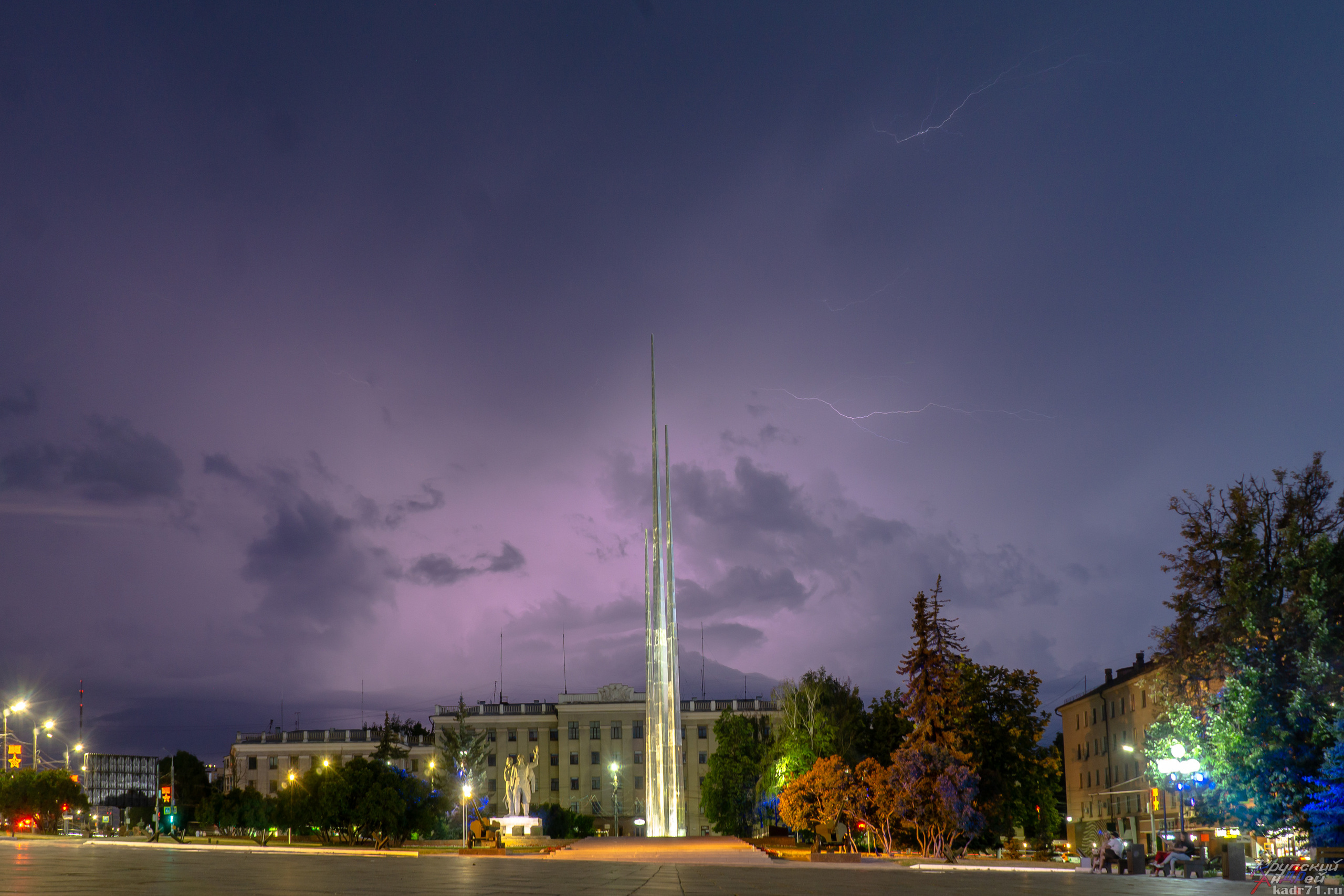 Грозовое небо над площадью победы в Туле. Фотограф в Туле Крупский АнДРей. Фотостудия «КАДР71» в Туле