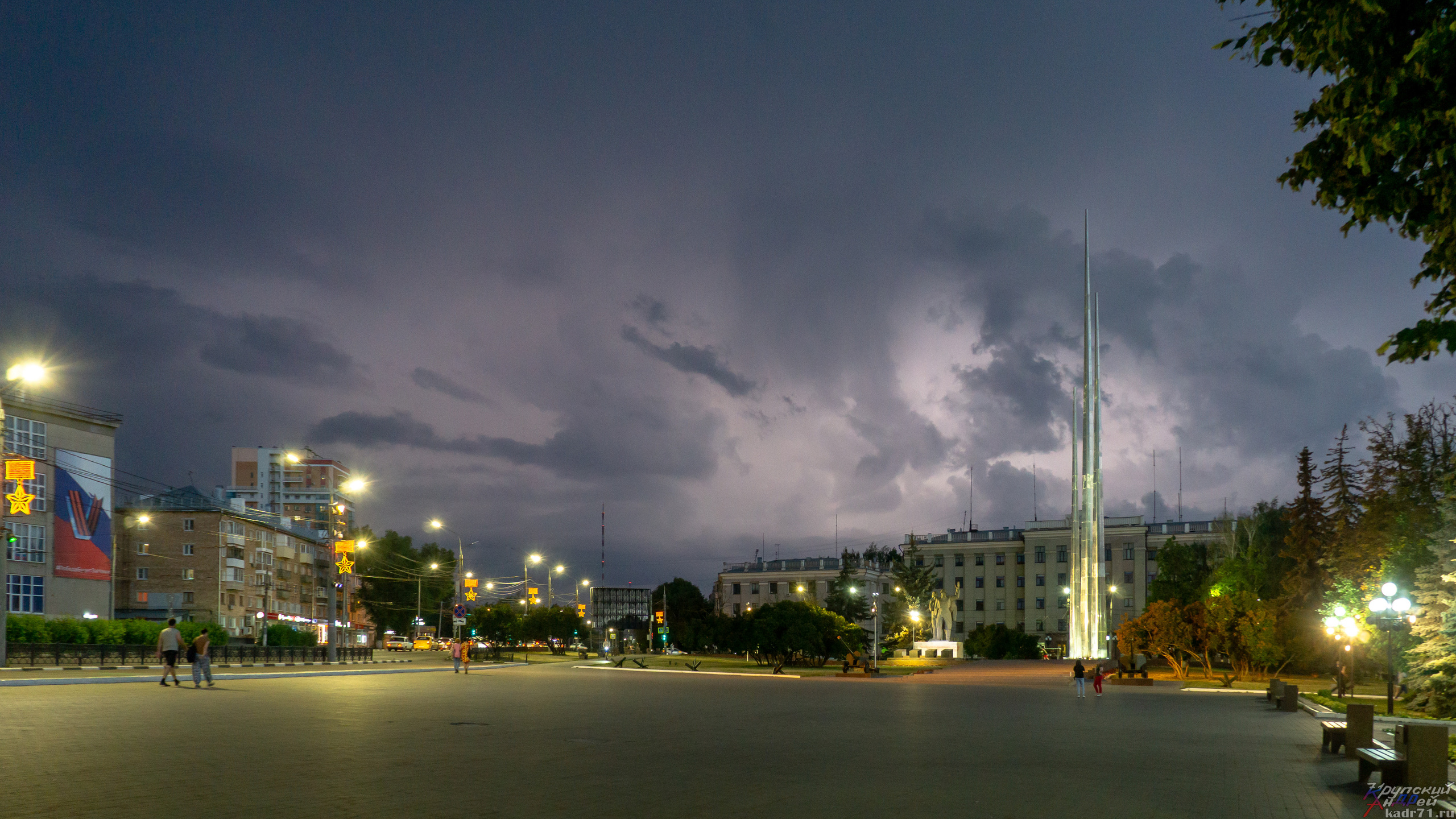 Грозовое небо над площадью победы в Туле. Фотограф в Туле Крупский АнДРей. Фотостудия «КАДР71» в Туле