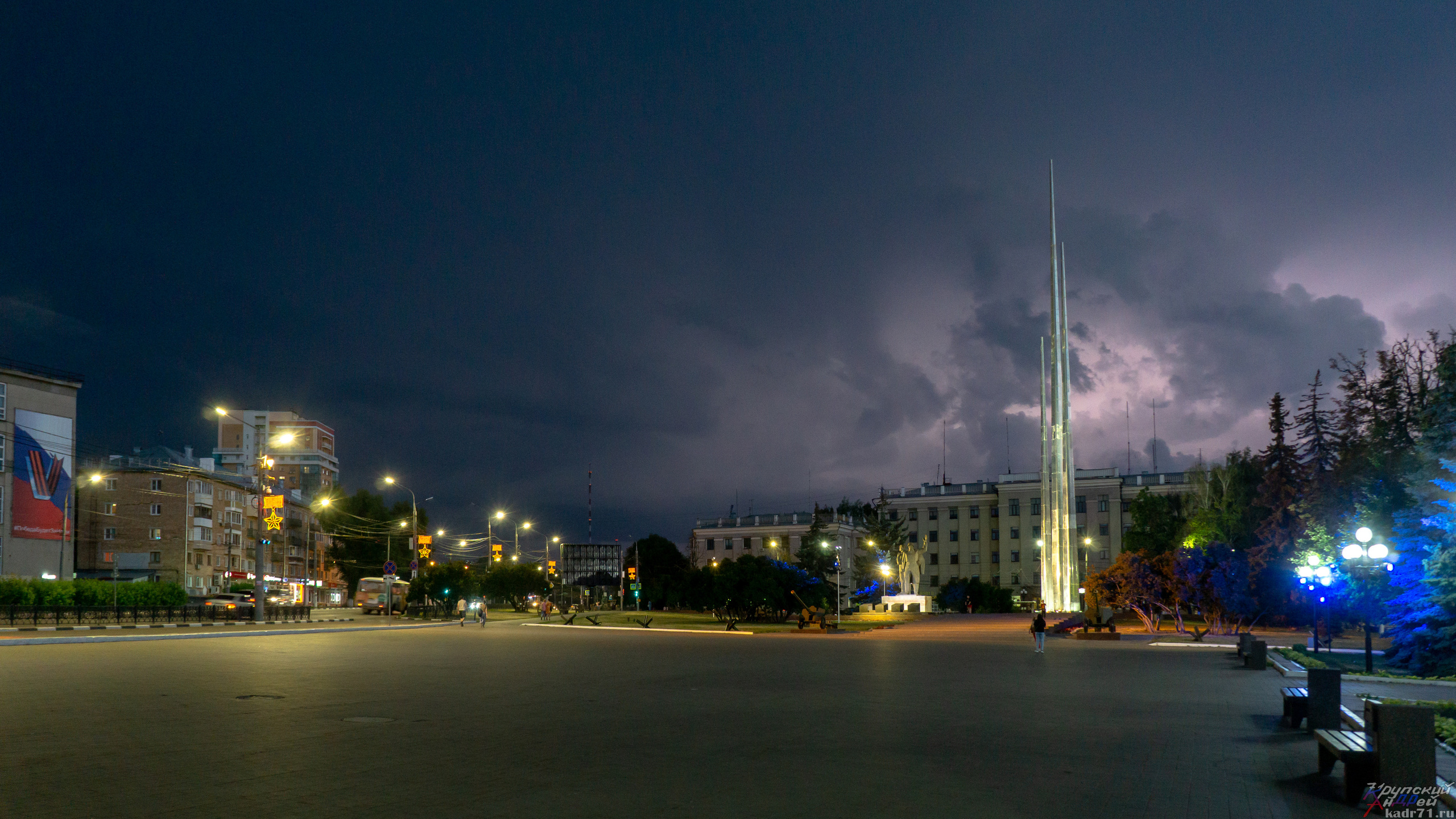 Грозовое небо над площадью победы в Туле. Фотограф в Туле Крупский АнДРей. Фотостудия «КАДР71» в Туле