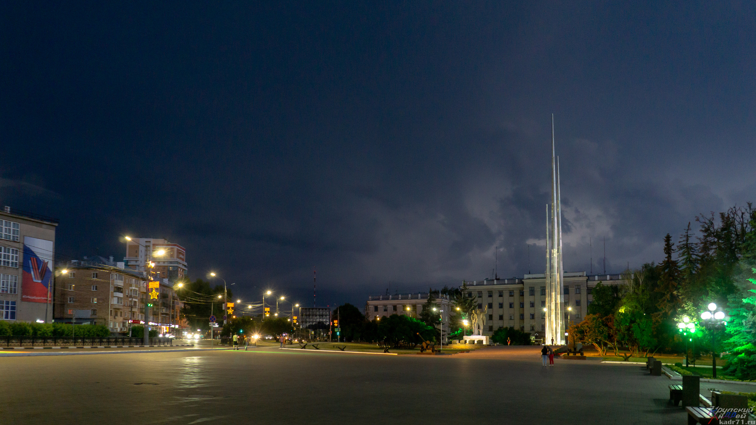 Грозовое небо над площадью победы в Туле. Фотограф в Туле Крупский АнДРей. Фотостудия «КАДР71» в Туле