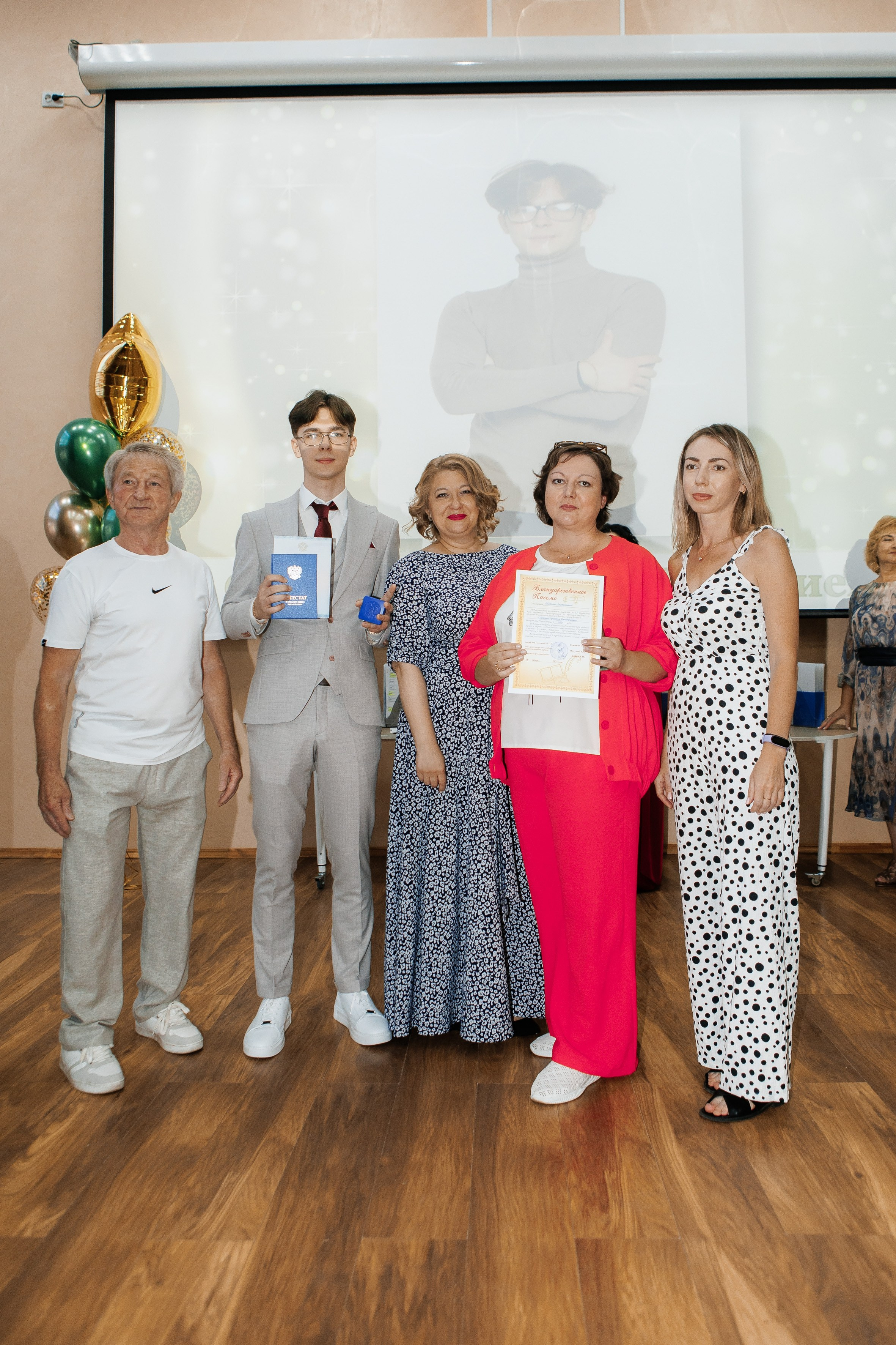 Выпускной Гимназия 12 2024 г. Свадебный и портретный Фотограф в Липецке Дмитрий Котюков