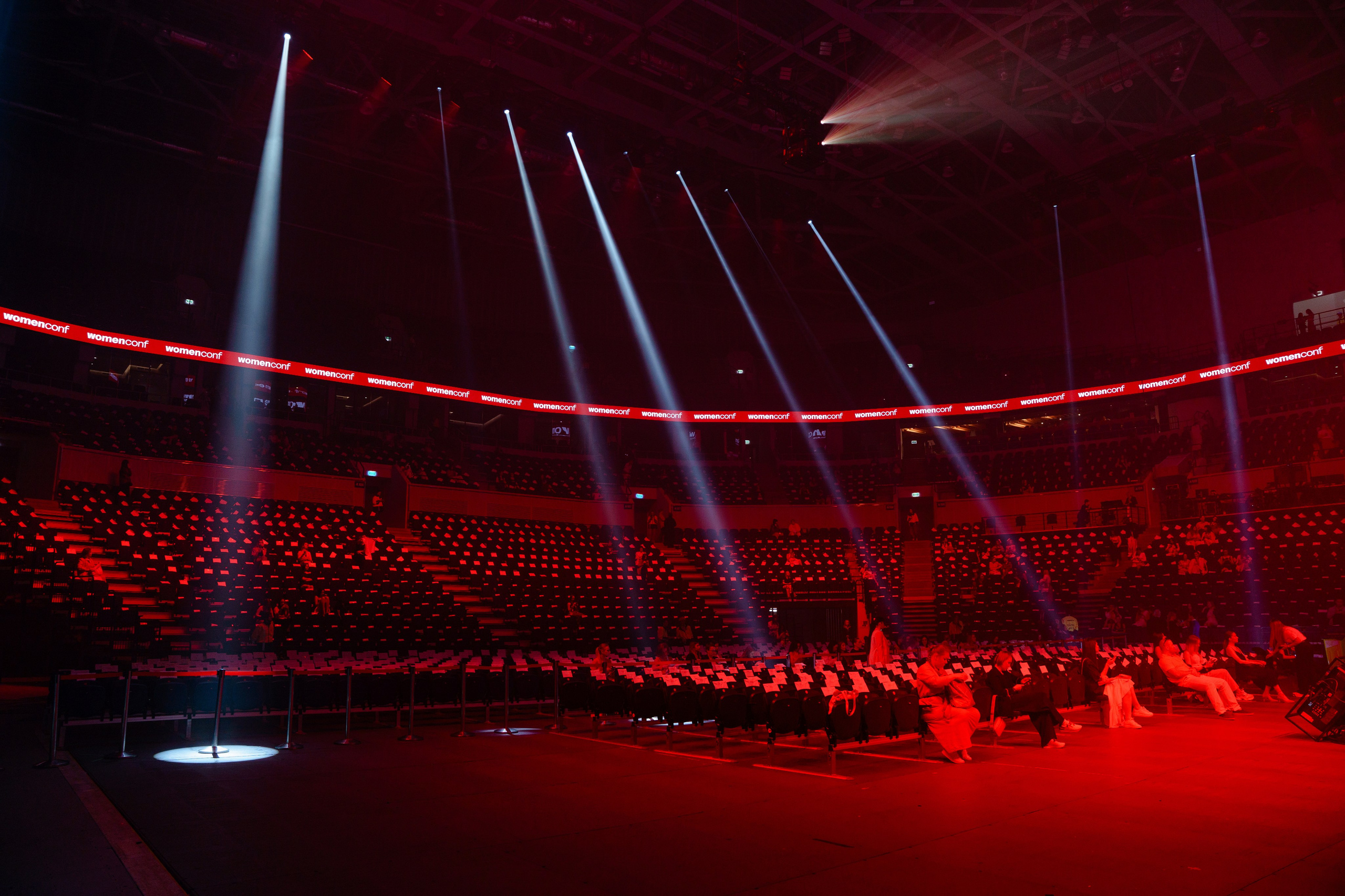 Фотограф на самую масштабную женскую конференцию в России WomenConf. Репортажный фотограф Москва Сергей Дружинин