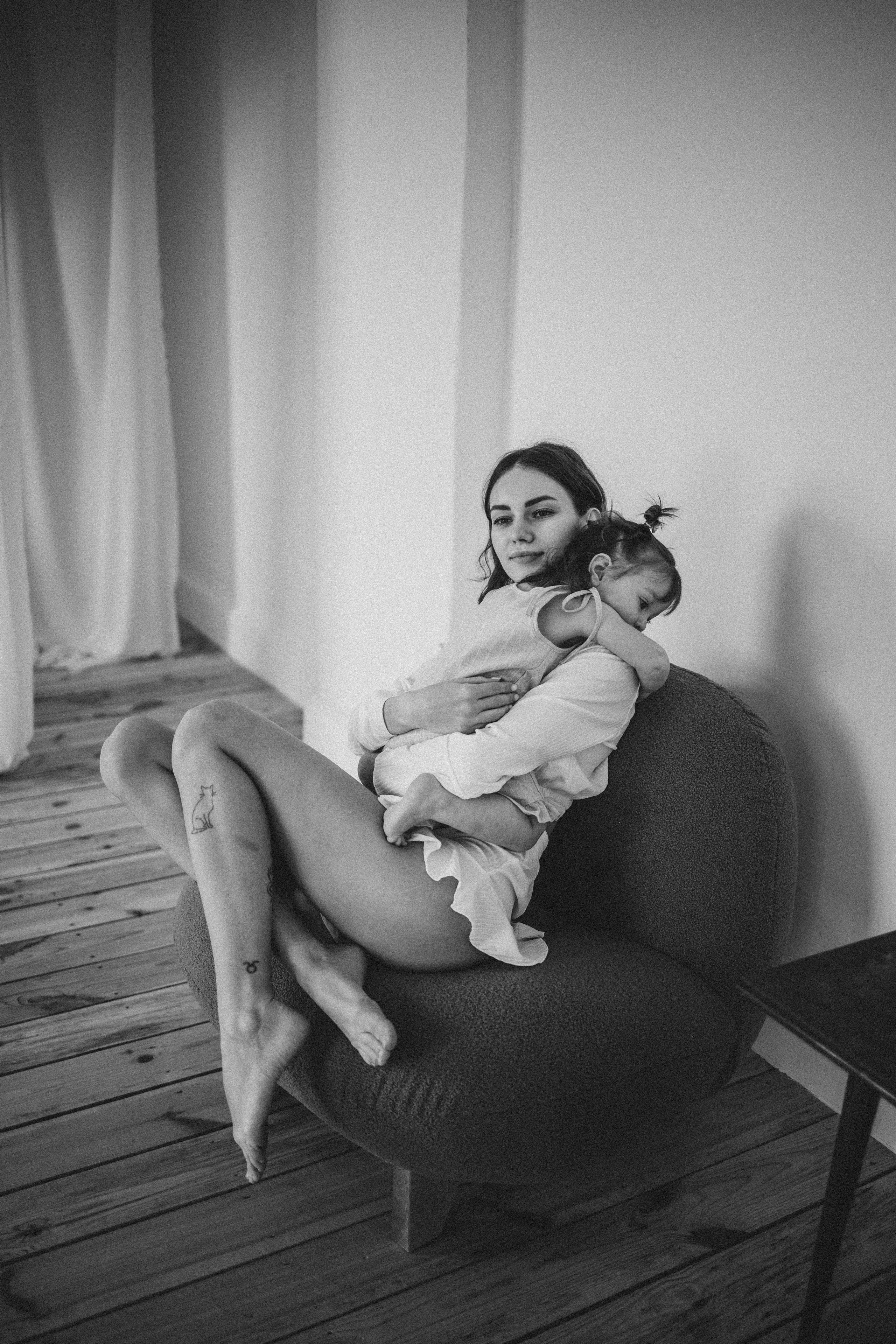 Вика и маленькая София. Фотограф Алевтина Матешук