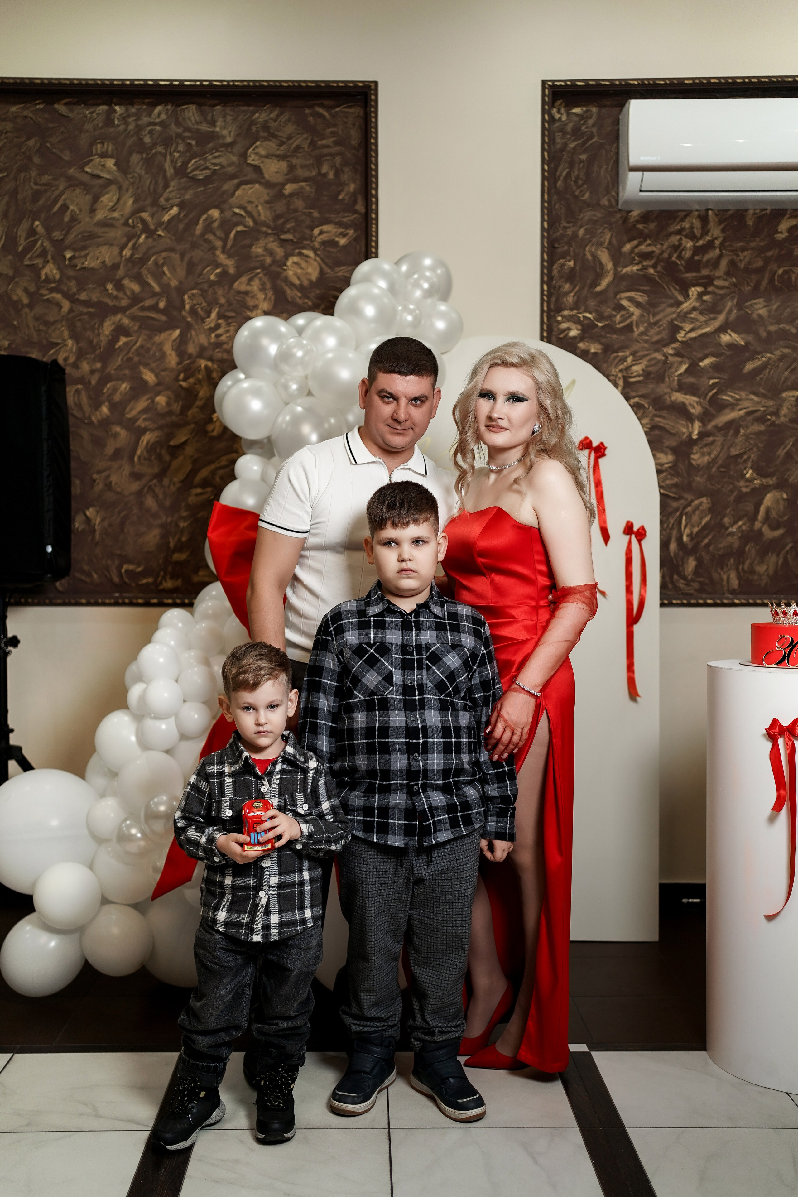 Фотограф на день рождения в Ростове-на-Дону. Репортажная фотосессия. Свадебный фотограф в Ростове-на-Дону. Таинство Крещения и Венчания, семейные фотосессии. Алёна Чёботова